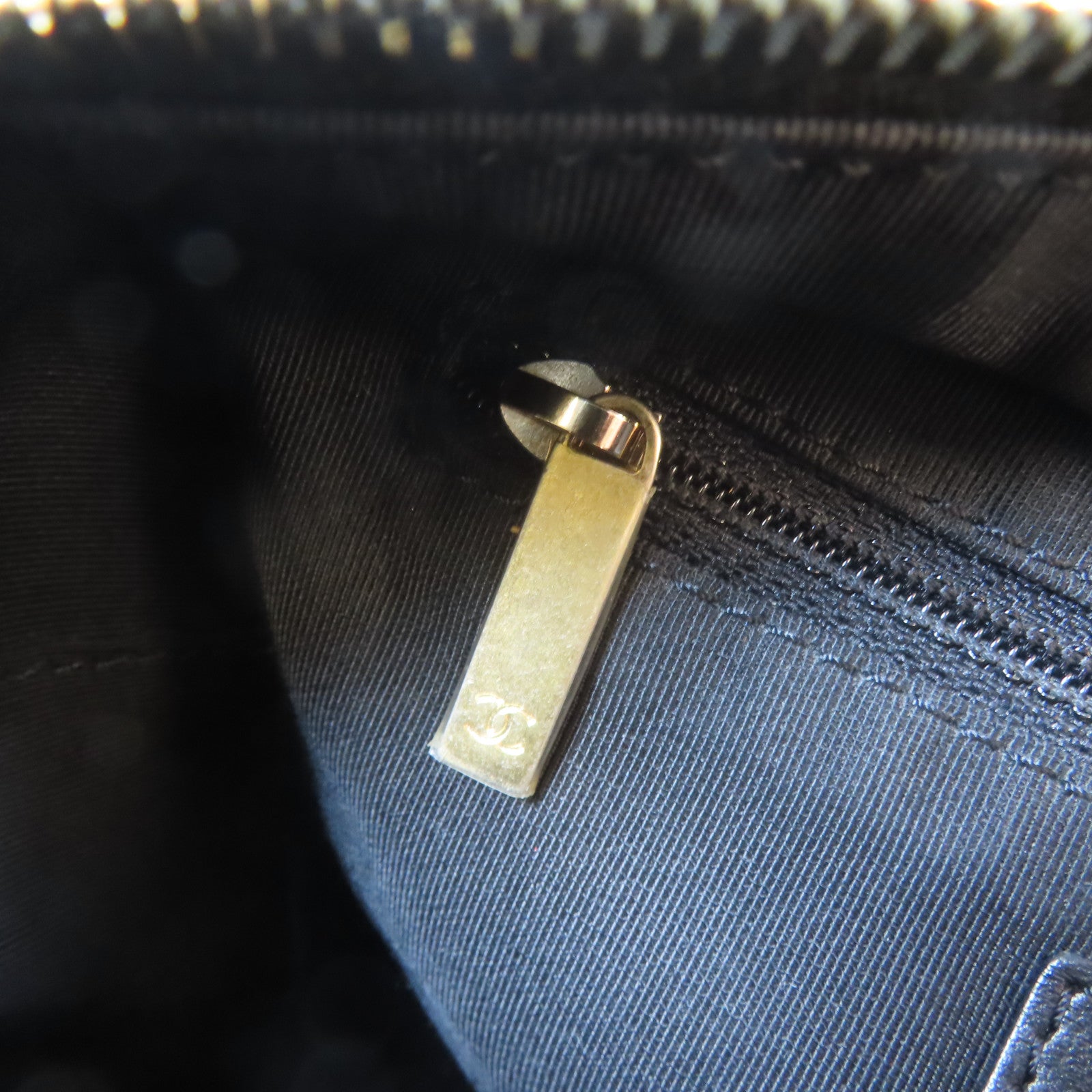 CHANEL 菱格牛皮皮革Shoulder Bag金扣肩背袋黑色