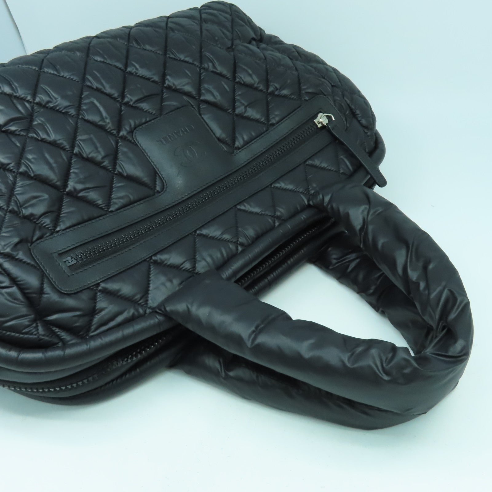 CHANEL 【清倉大減價】菱格尼龍Coco Cocoon銀扣手挽袋黑色
