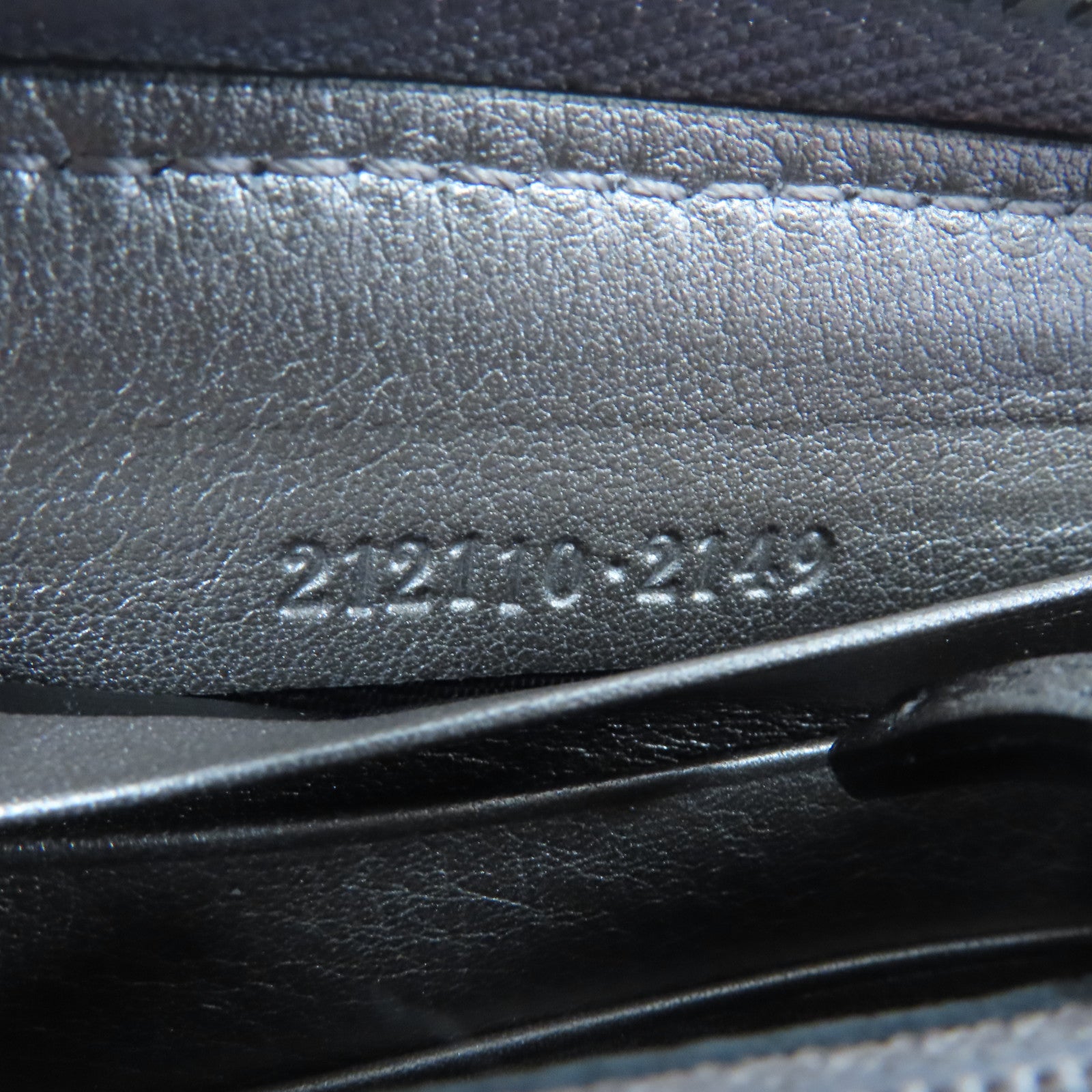 GUCCI 塗層帆布Long Wallet銀扣長錢包米色