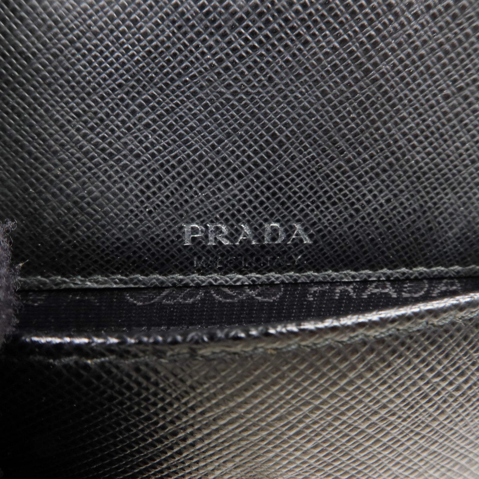 PRADA Saffiano皮革Phone Bag手機袋