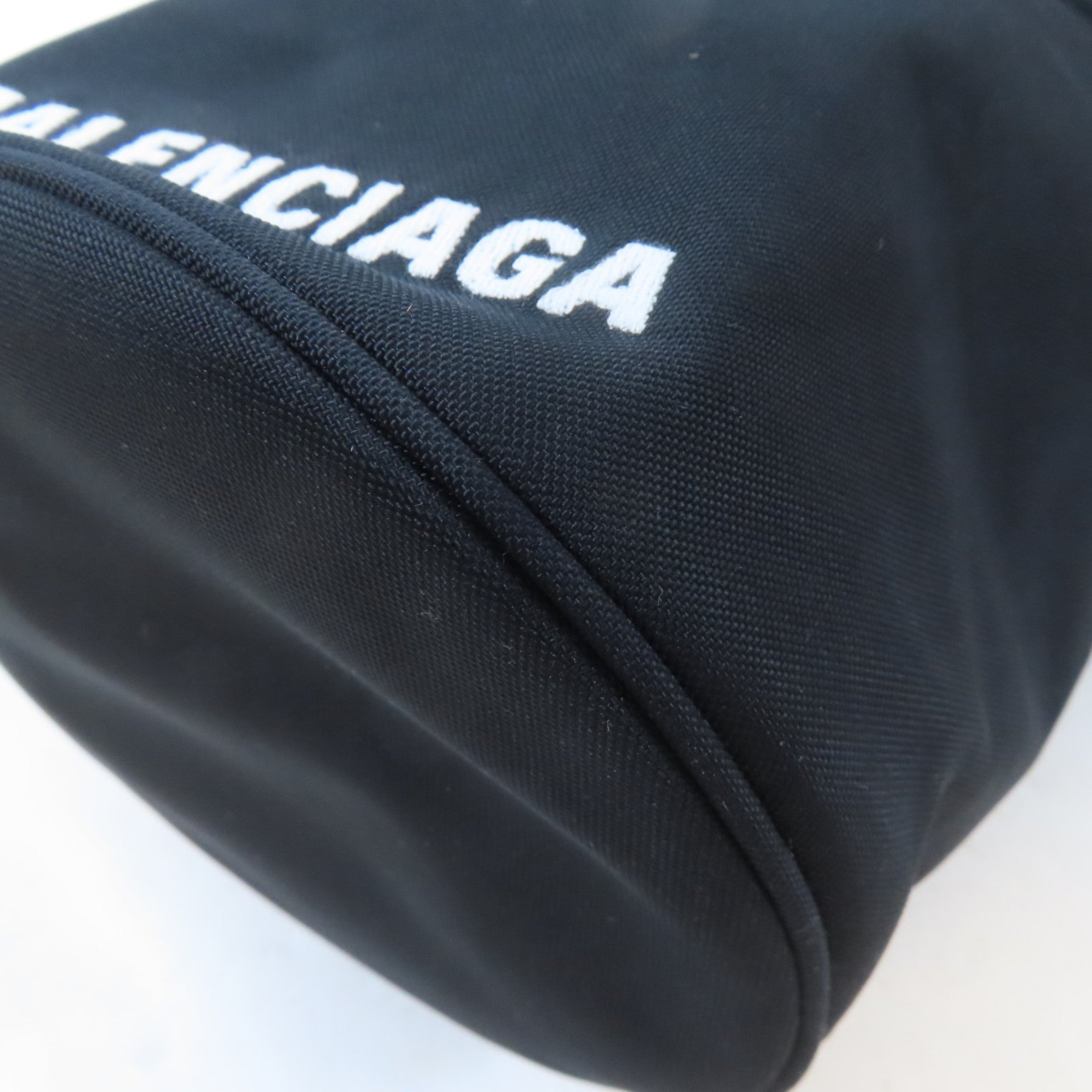 BALENCIAGA 尼龍Bucket銀扣手挽肩背兩用袋黑色