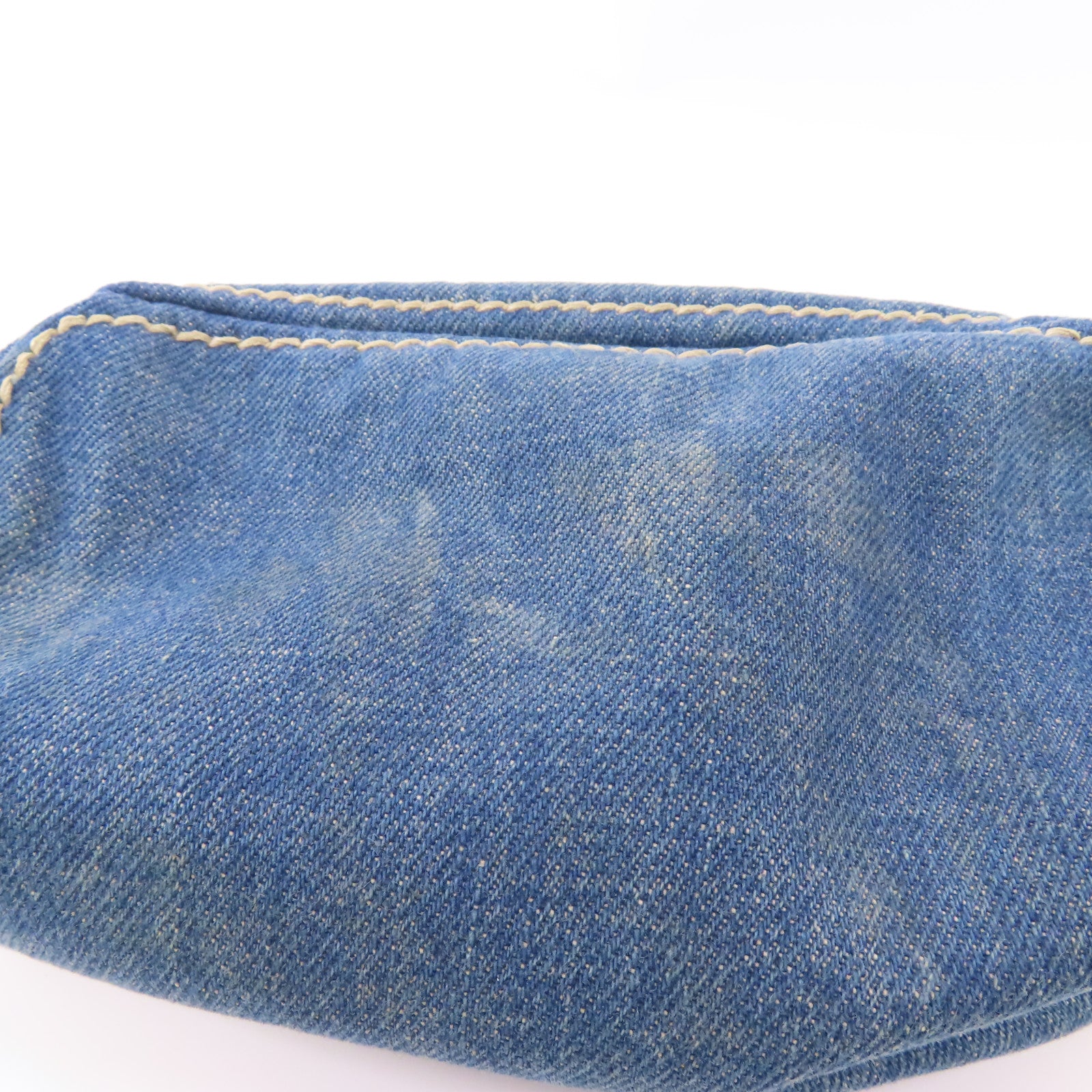 PRADA 牛仔布Pouch金扣手拿包