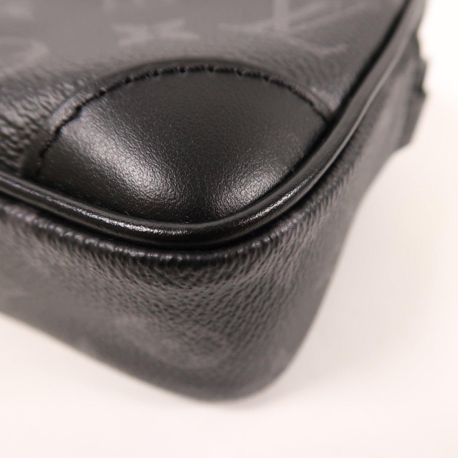 LOUIS VUITTON Monogram Eclipse Trocadero Wearable Wallet肩背袋