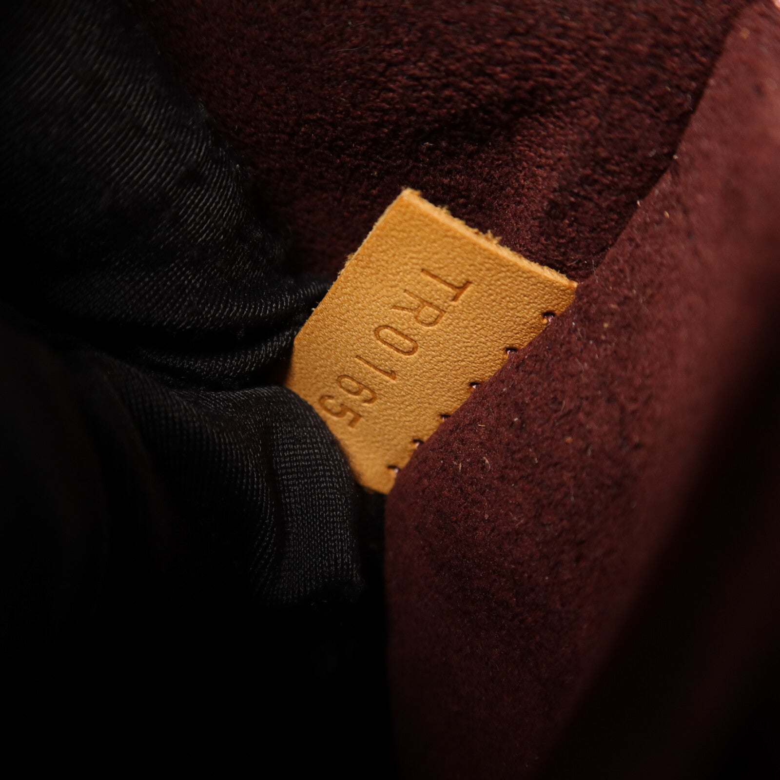 LOUIS VUITTON Monogram Montaigne MM金扣手挽肩背兩用袋