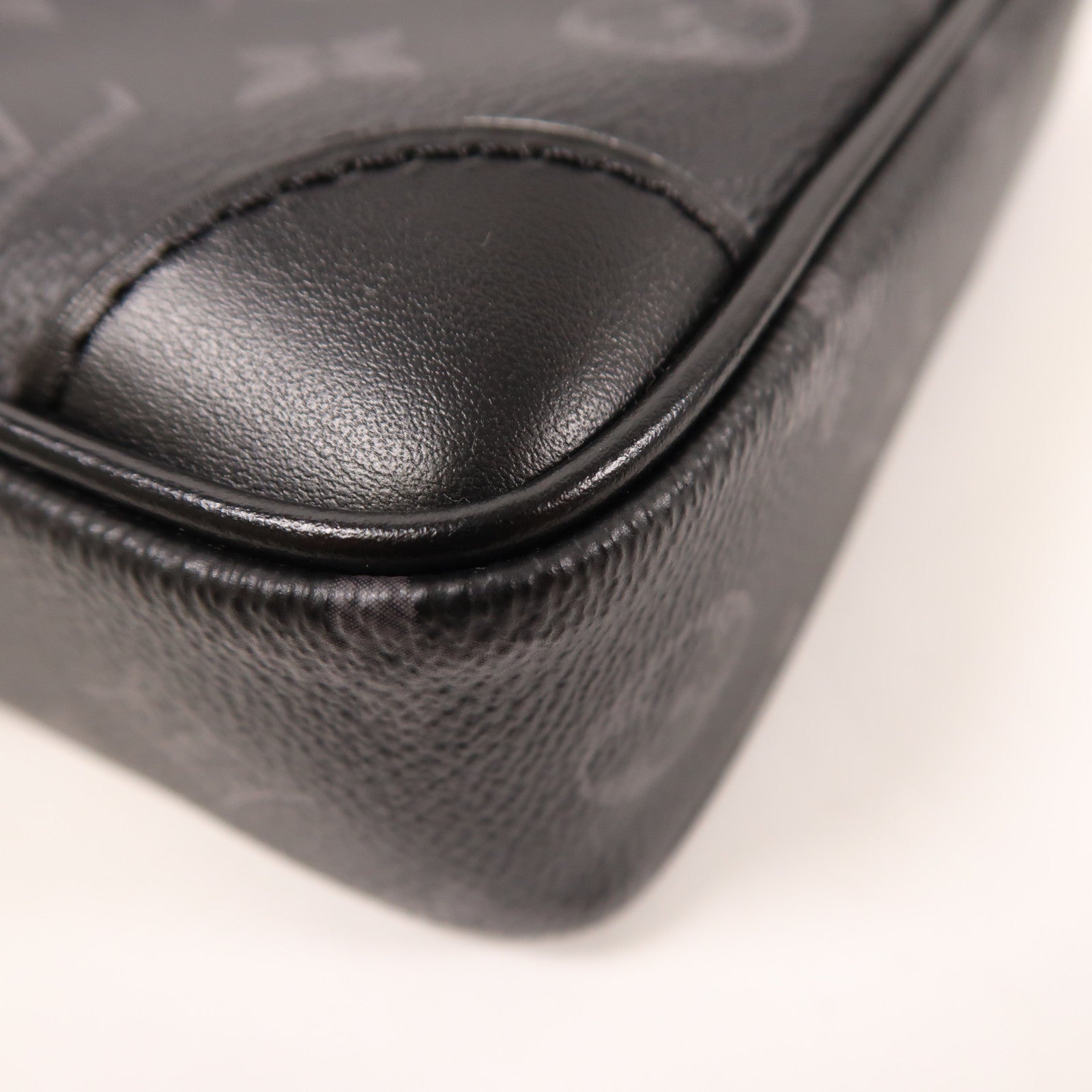 LOUIS VUITTON Monogram Eclipse Trocadero Wearable Wallet肩背袋