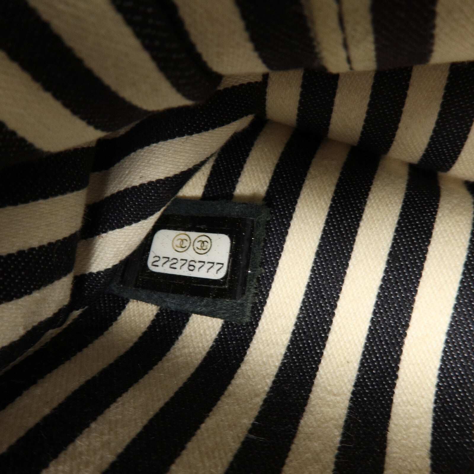 CHANEL 牛皮皮革Large Chevron Flap Bag鏈帶肩背袋