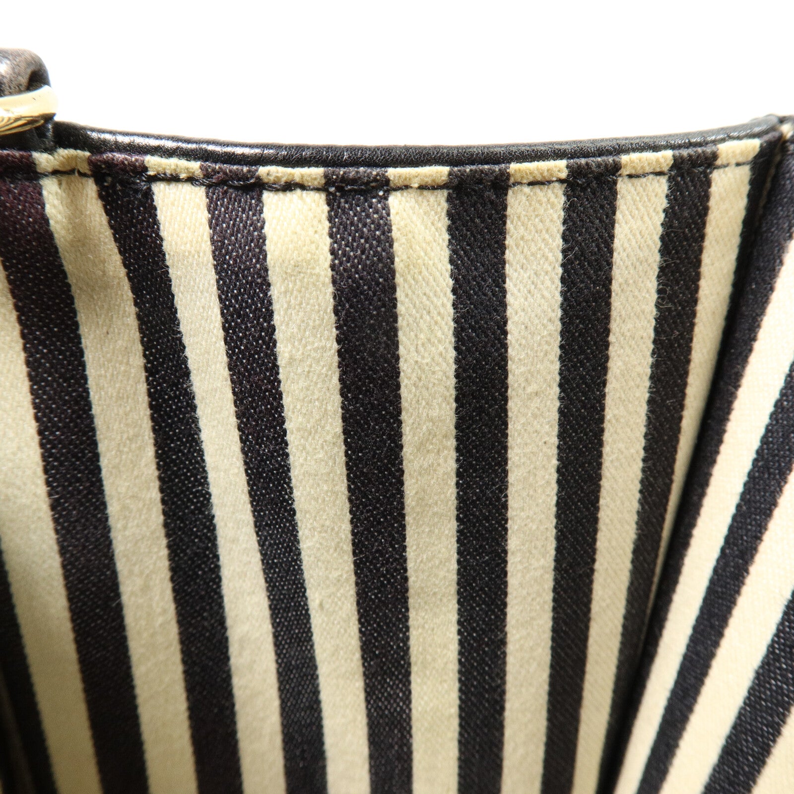 CHANEL 牛皮皮革Large Chevron Flap Bag鏈帶肩背袋