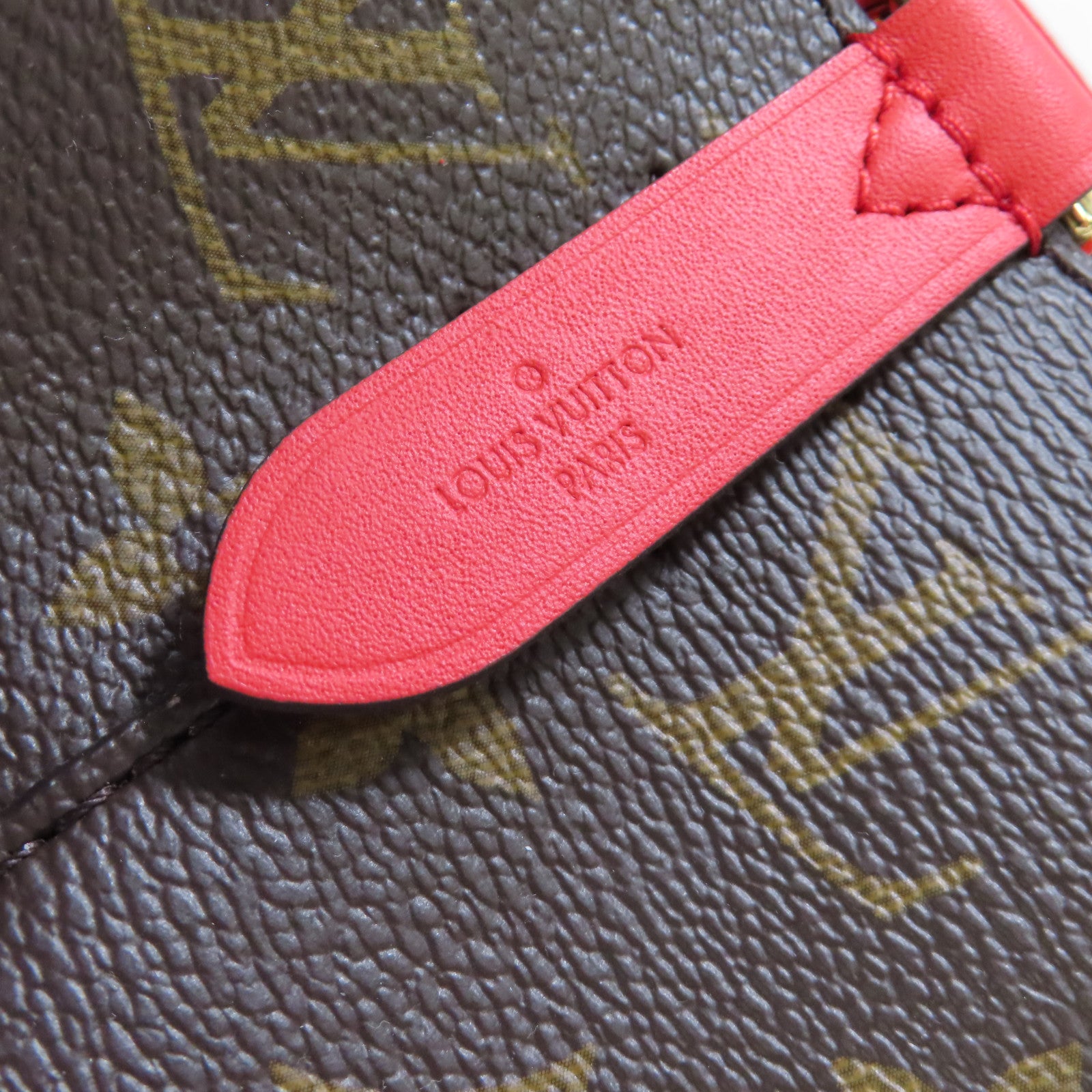 LOUIS VUITTON Monogram NeoNoe MM Shoulder Bag金扣肩背袋啡色/紅色