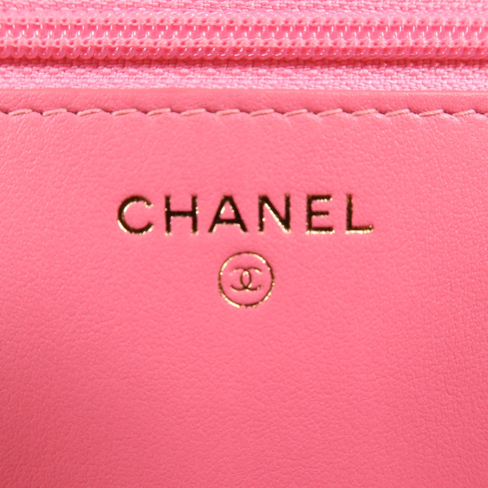 CHANEL 【激減優惠】牛皮皮革WOC Wallet On Chain金扣肩背袋