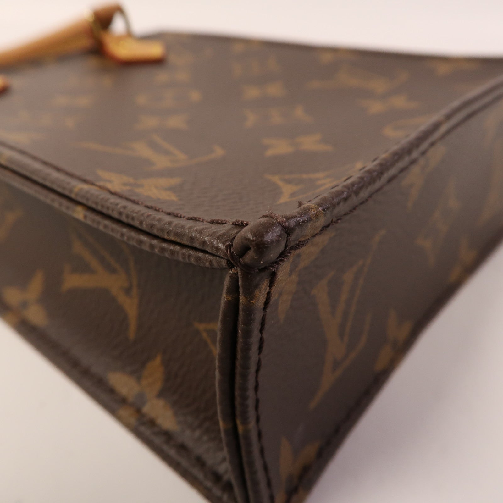 LOUIS VUITTON Monogram Petit Sac Plat金扣手挽肩背兩用袋Monogram Petit Sac Plat金扣手挽肩背兩用袋