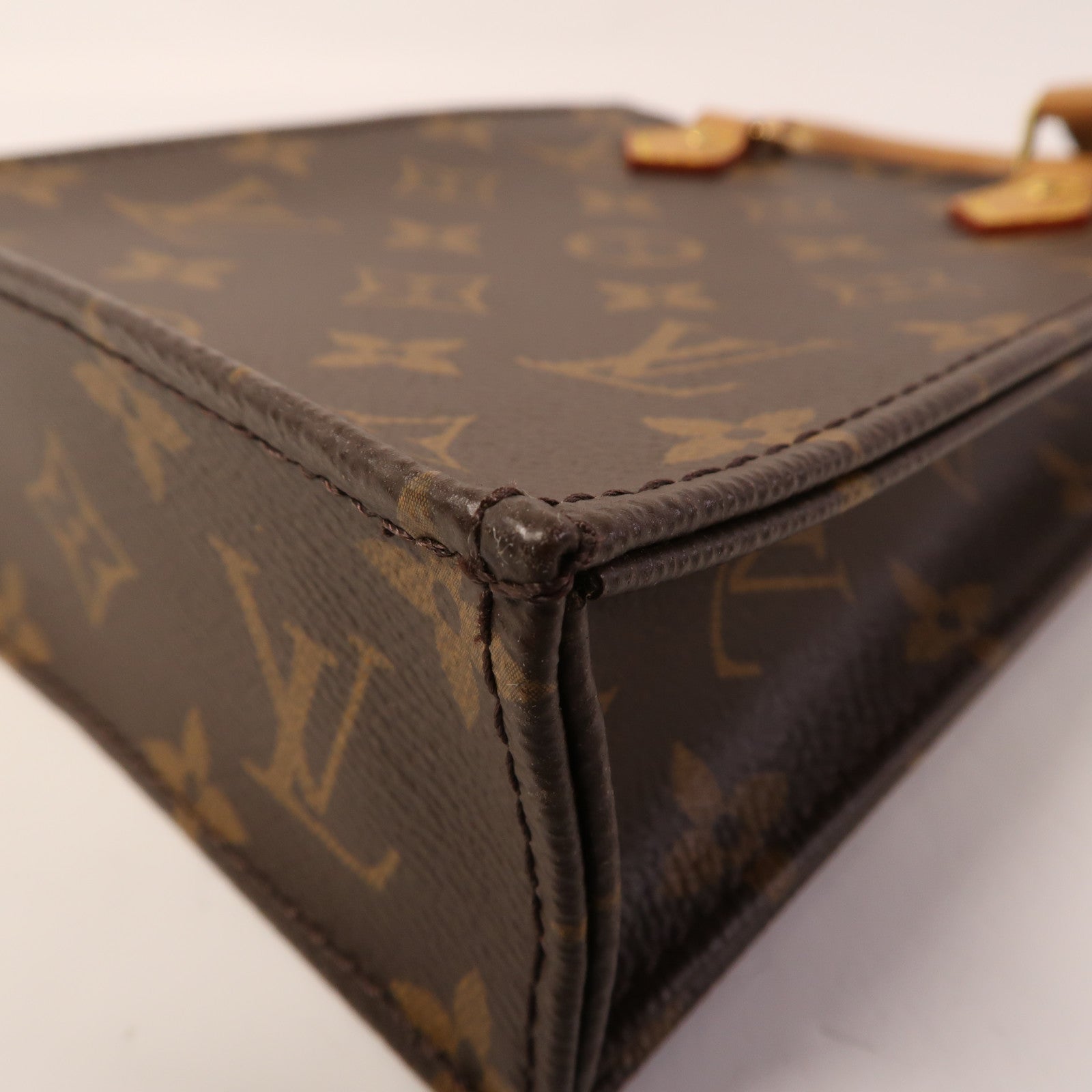 LOUIS VUITTON Monogram Petit Sac Plat金扣手挽肩背兩用袋Monogram Petit Sac Plat金扣手挽肩背兩用袋