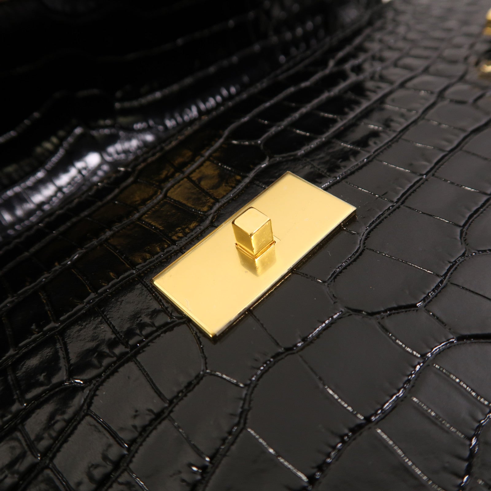 SAINT LAURENT 【激減優惠】牛皮皮革Manhattan Bag金扣肩背袋