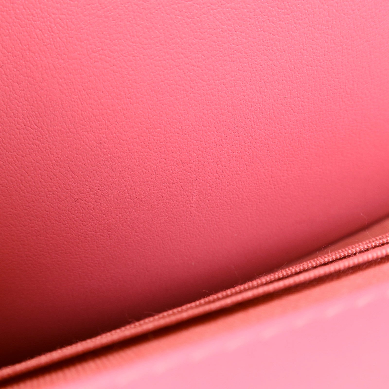 CHANEL 【激減優惠】牛皮皮革WOC Wallet On Chain金扣肩背袋