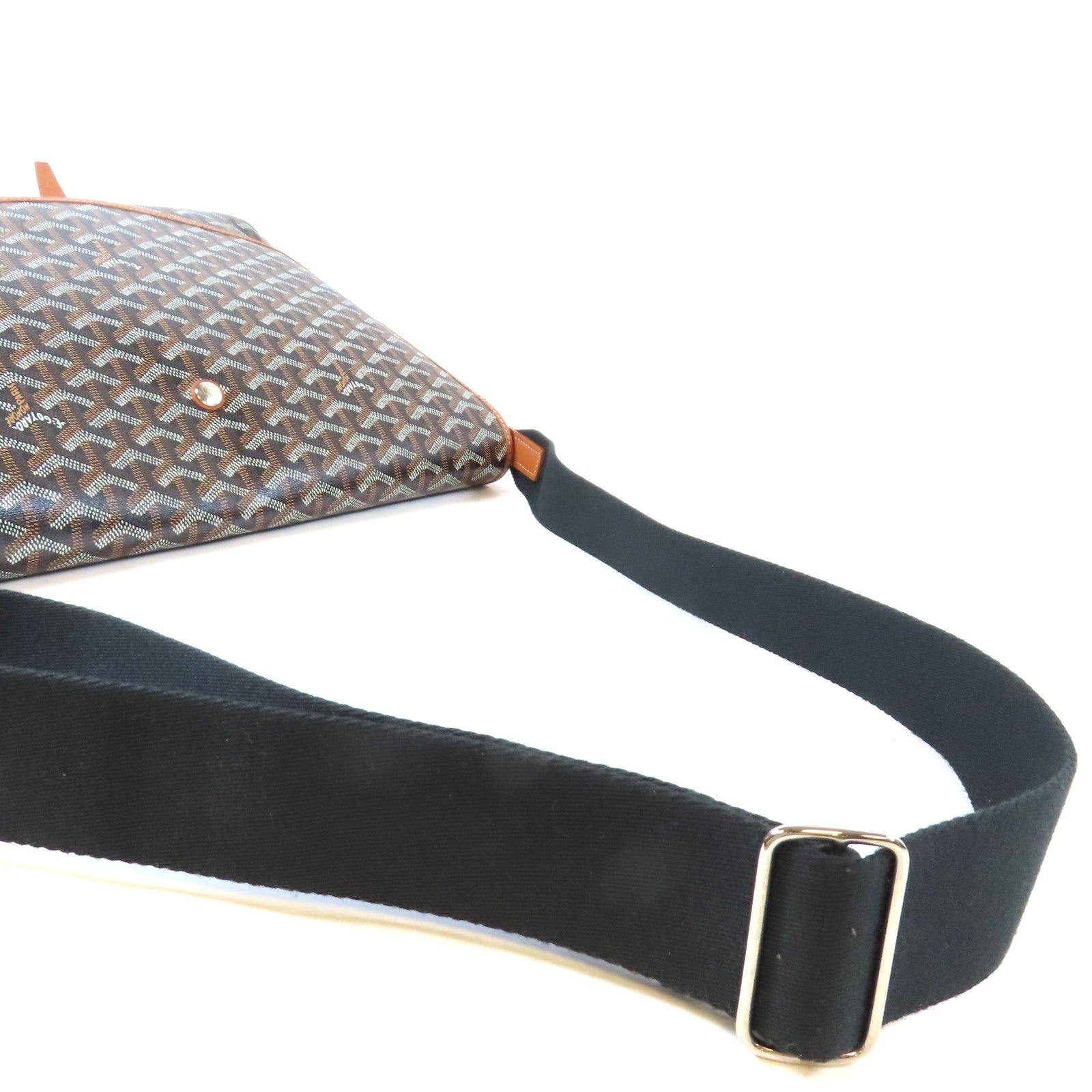 GOYARD 塗層帆布Capetien Messenger Bag銀扣肩背袋黑色/啡色