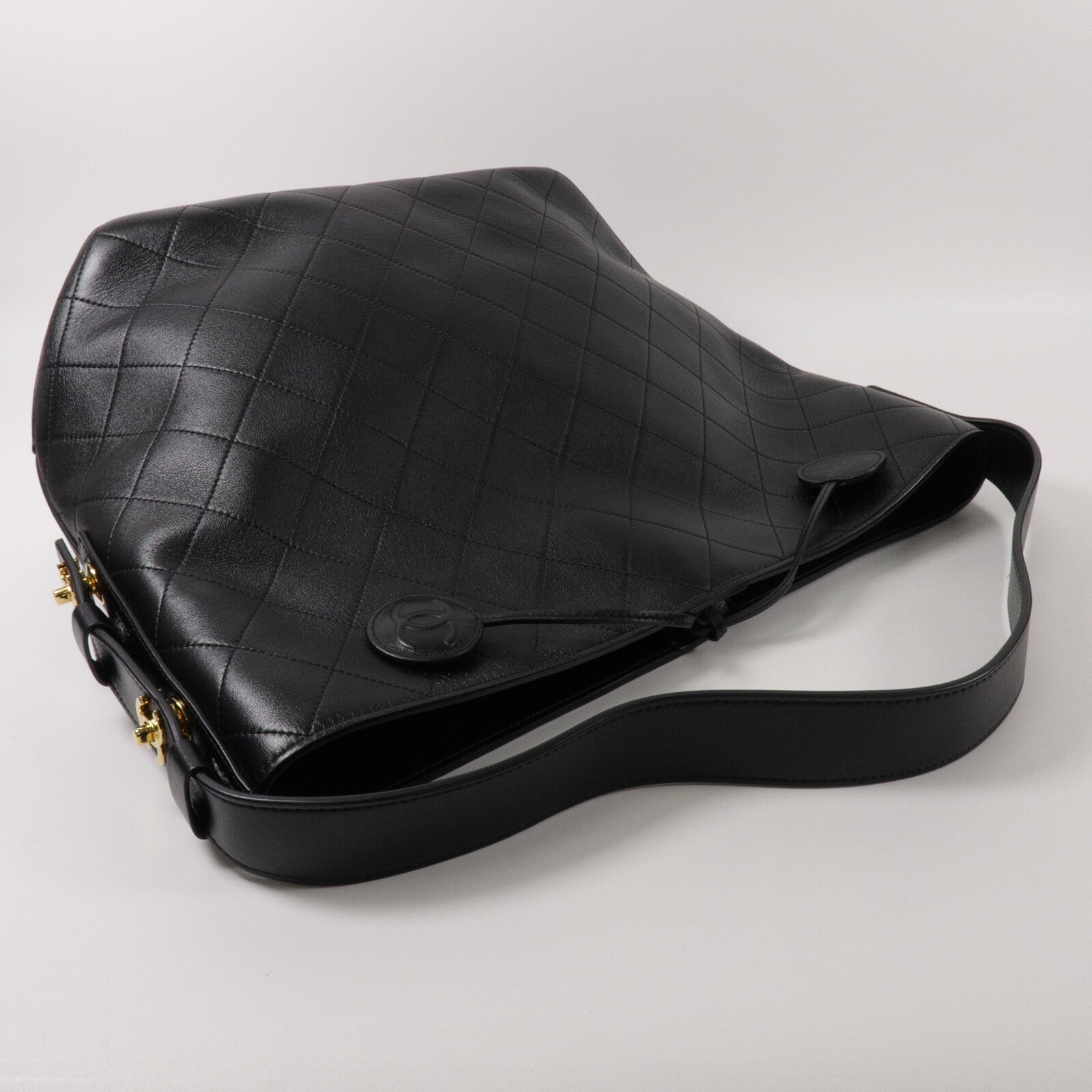 CHANEL 牛皮皮革Bucket Bag肩背袋