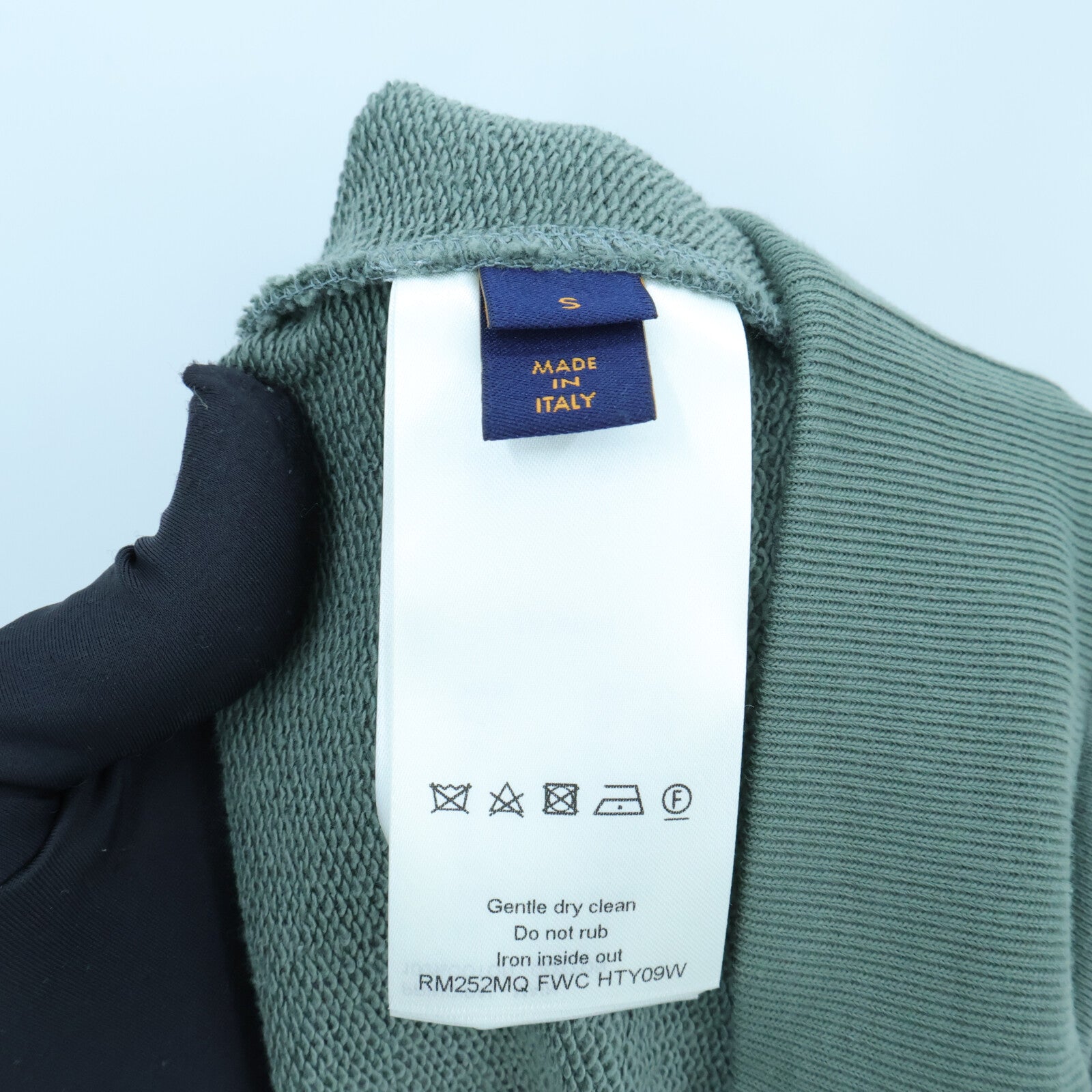 LOUIS VUITTON Embroidered Signature Crewneck 上衣