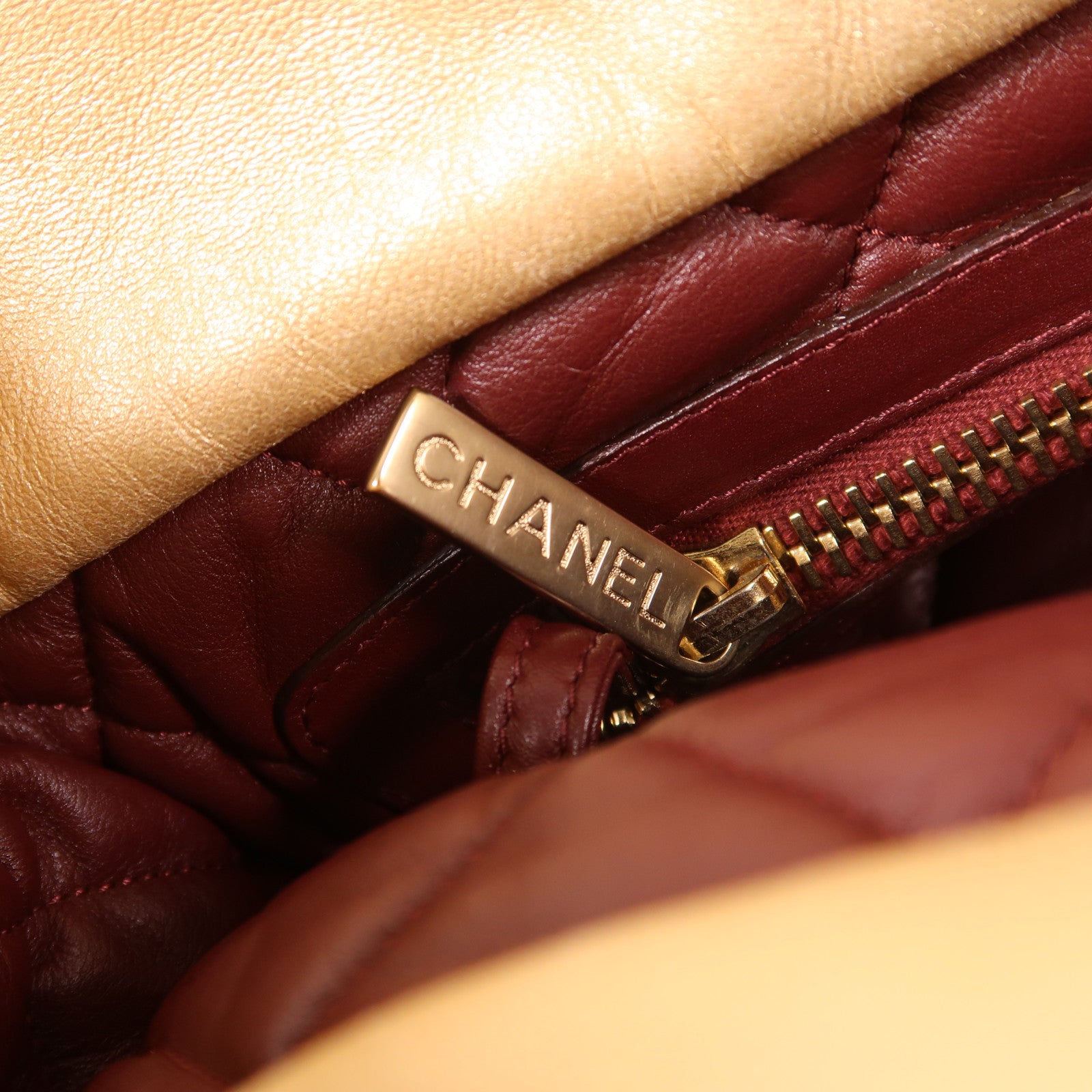 CHANEL 皮革Coco Cocoon金扣手挽袋