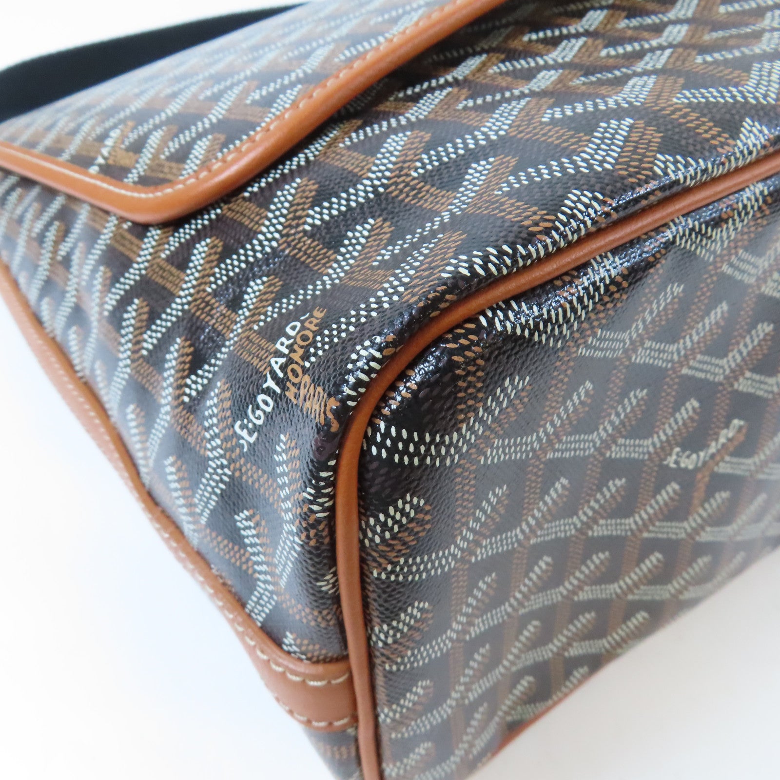 GOYARD 塗層帆布Capetien Messenger Bag銀扣肩背袋黑色/啡色