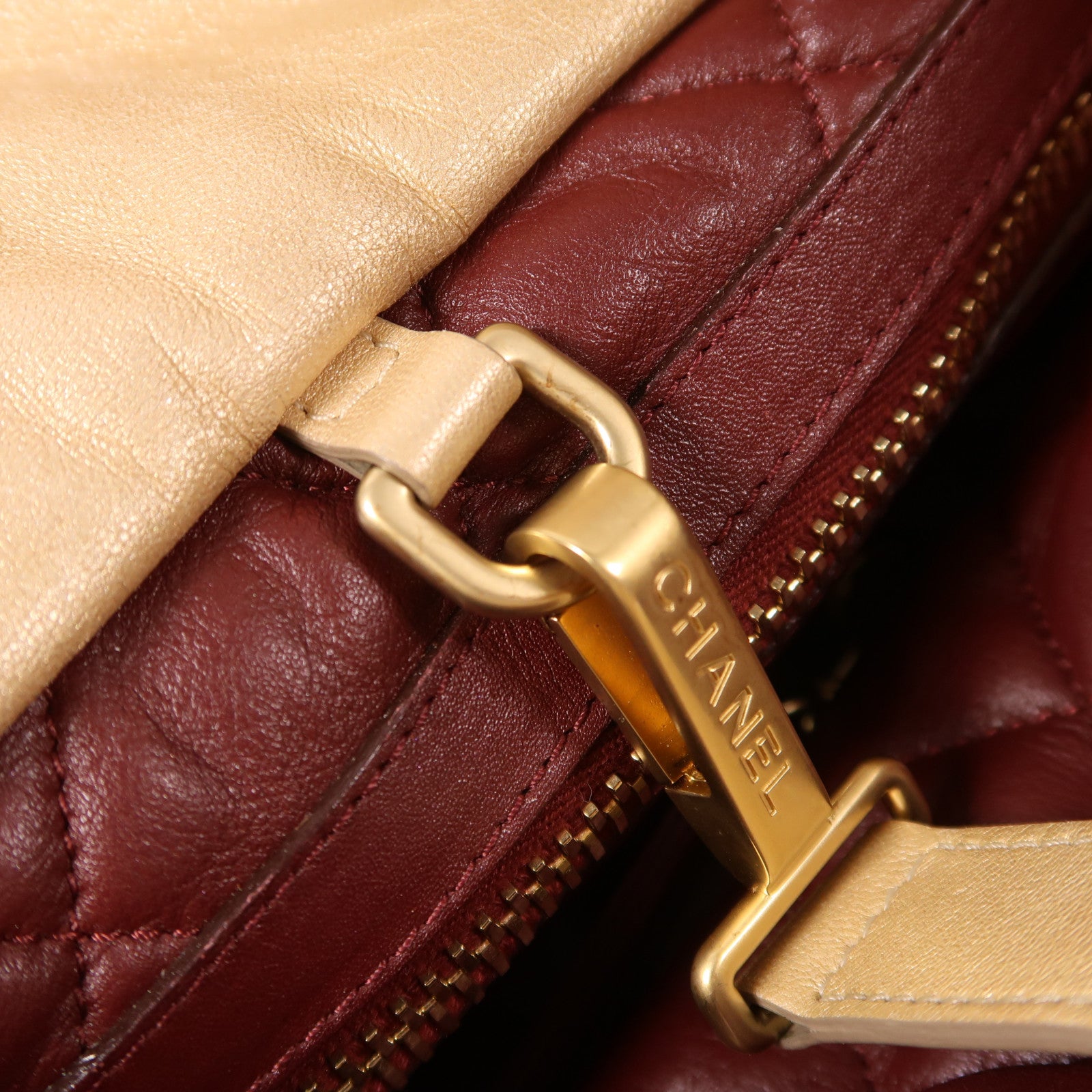 CHANEL 皮革Coco Cocoon金扣手挽袋