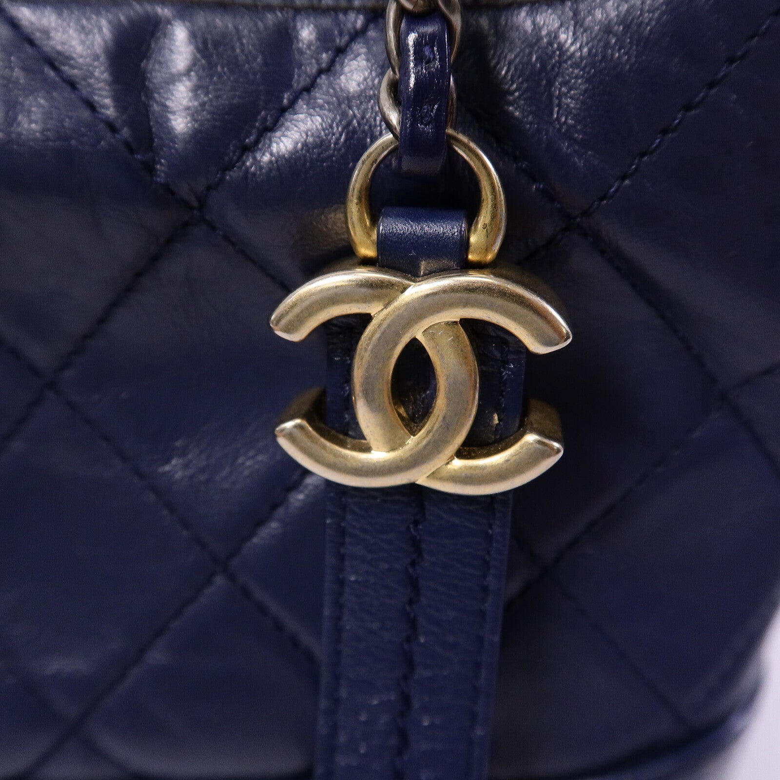 CHANEL 牛皮皮革Gabrielle Small鏈帶肩背袋