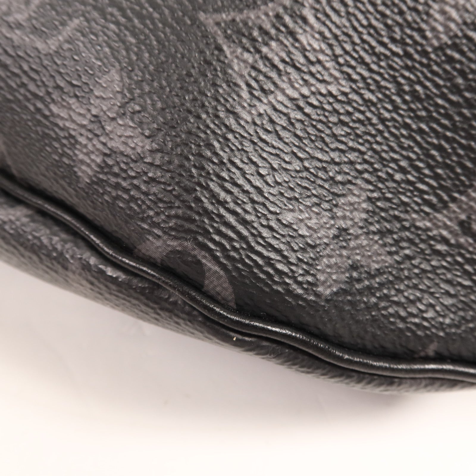 LOUIS VUITTON Monogram Eclipse Discovery Bumbag PM銀扣腰包