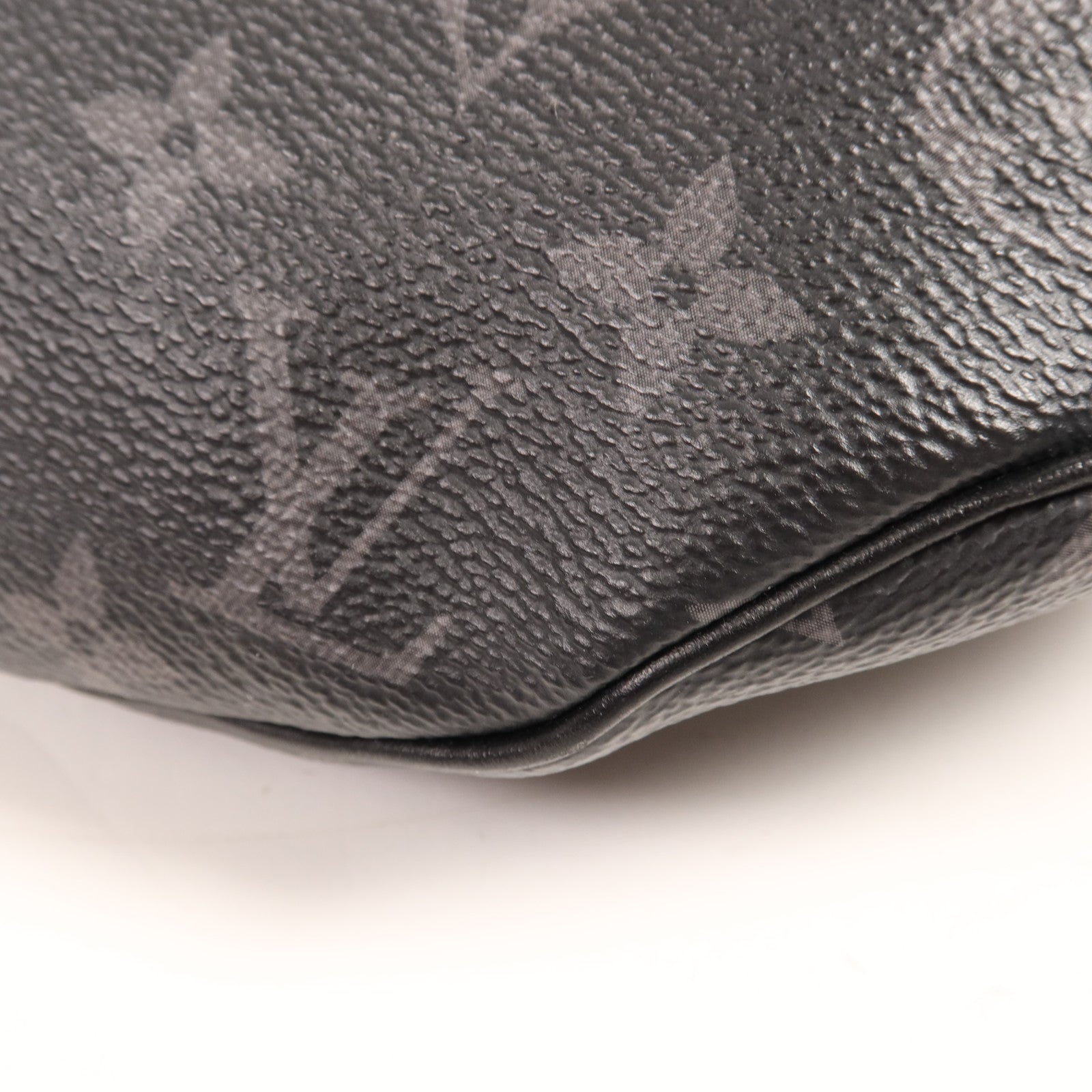 LOUIS VUITTON Monogram Eclipse Discovery Bumbag PM銀扣腰包