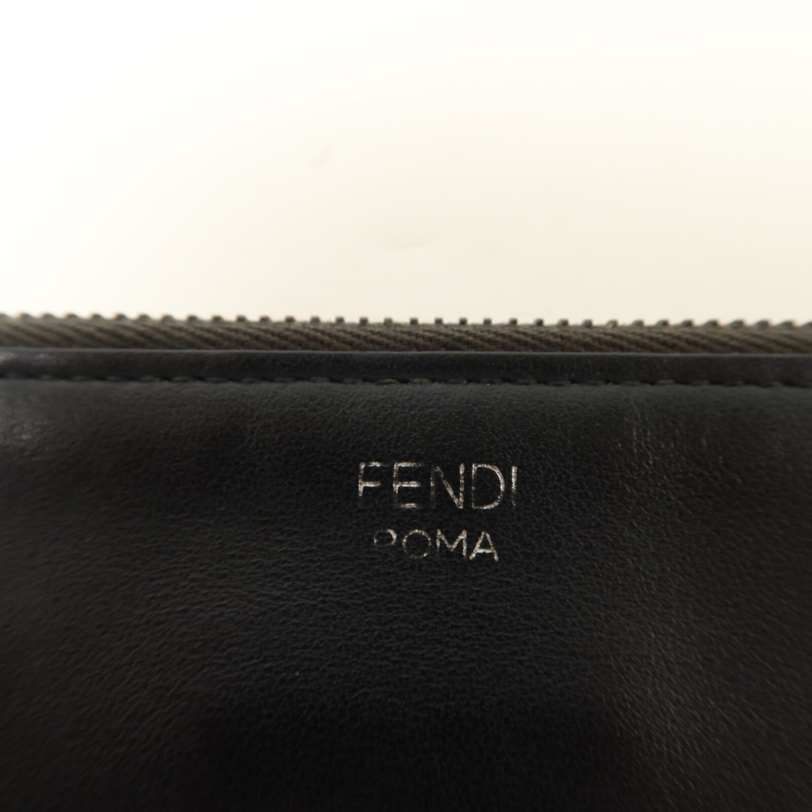 FENDI 牛皮皮革Bugs Monster Clutch手拿包