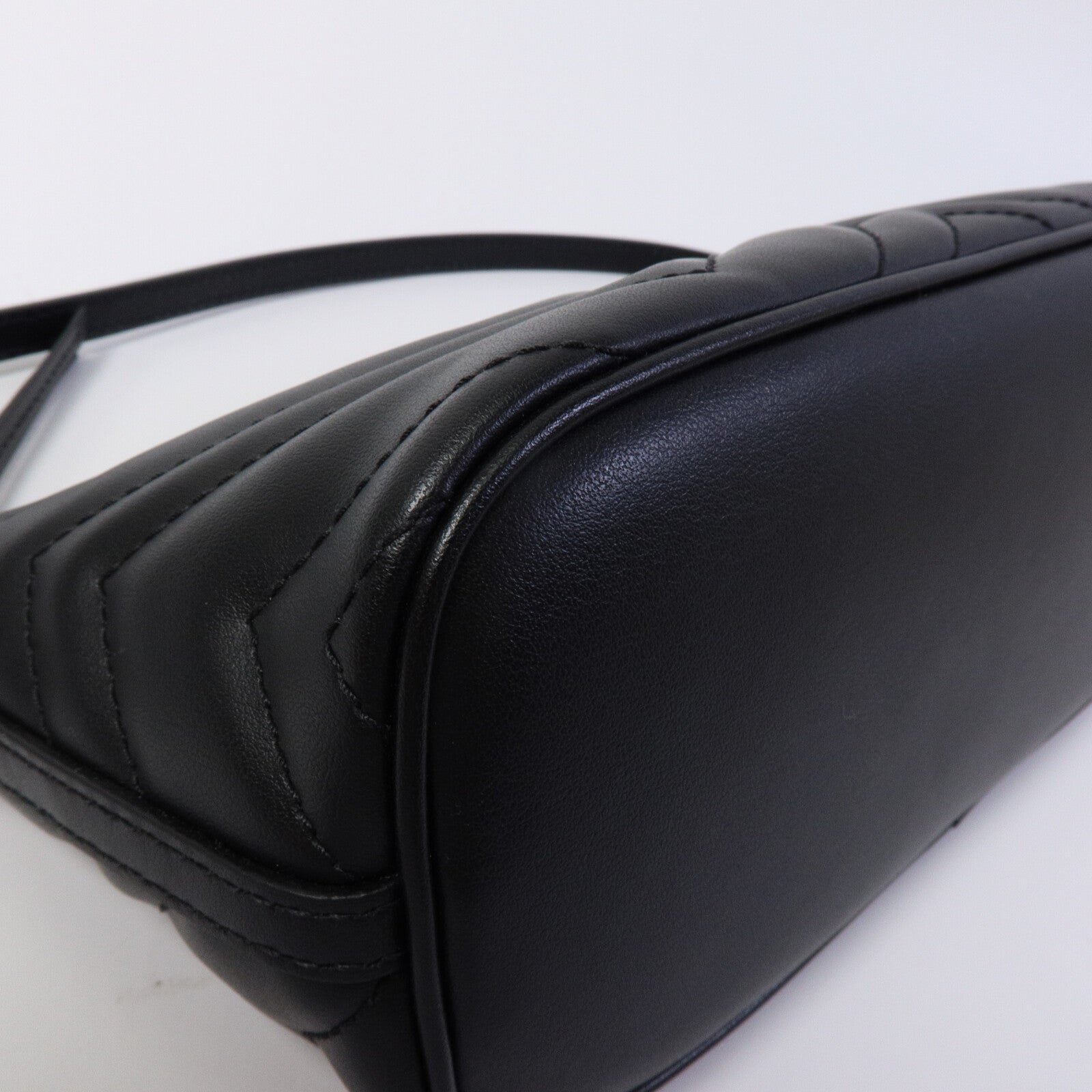 GUCCI 牛皮皮革GG Marmont