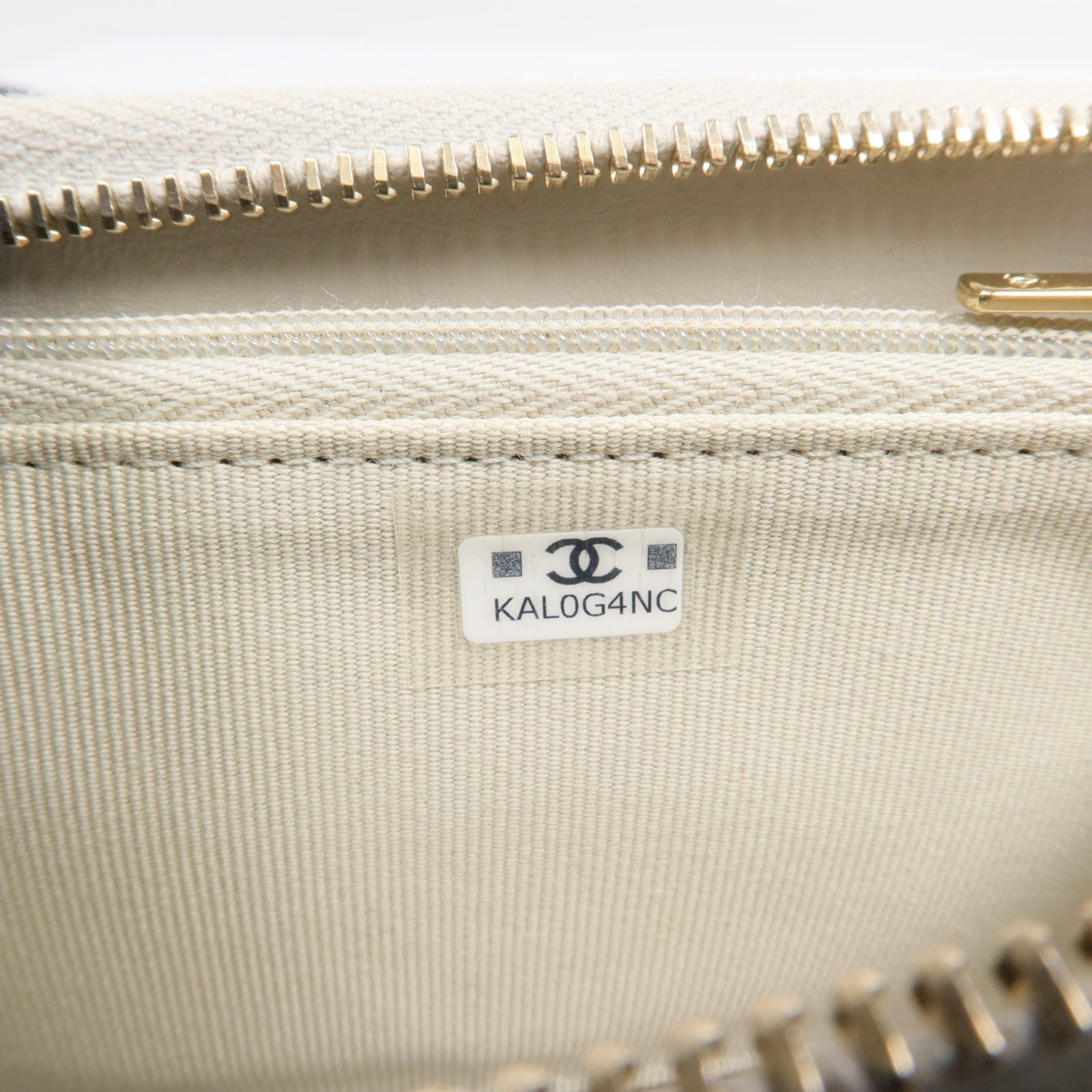 CHANEL 牛皮皮革Card Case銀扣卡片套