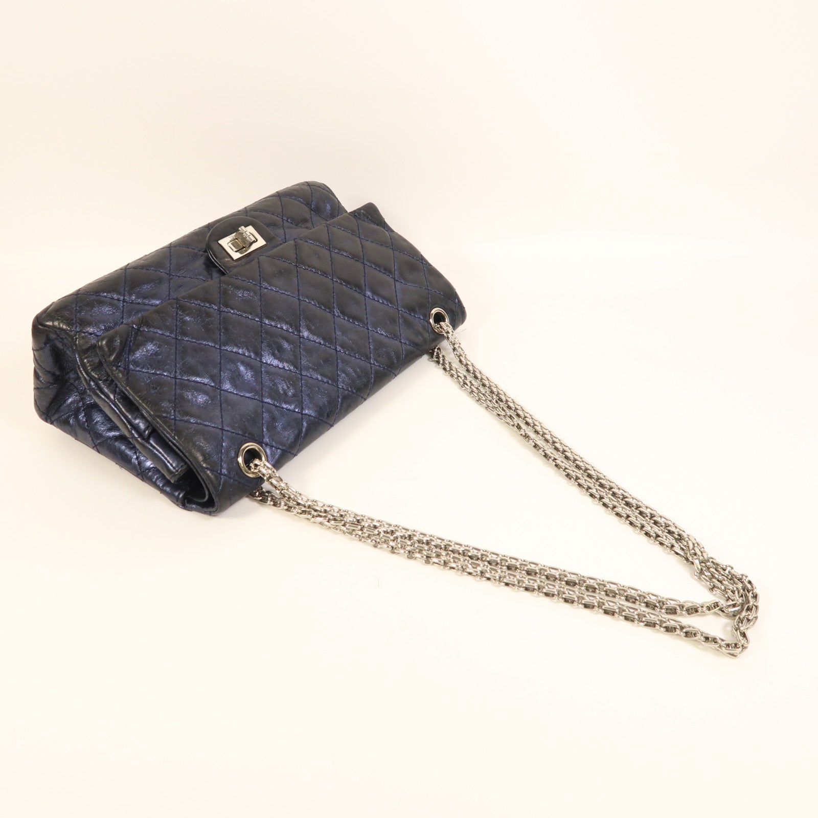 CHANEL 牛皮皮革2.55銀扣鏈帶肩背袋