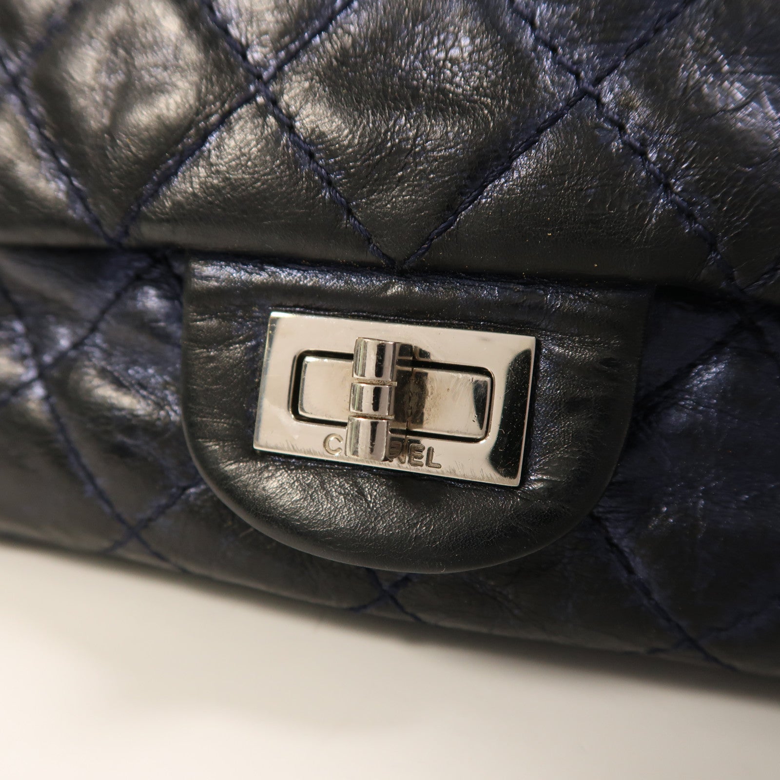 CHANEL 牛皮皮革2.55銀扣鏈帶肩背袋