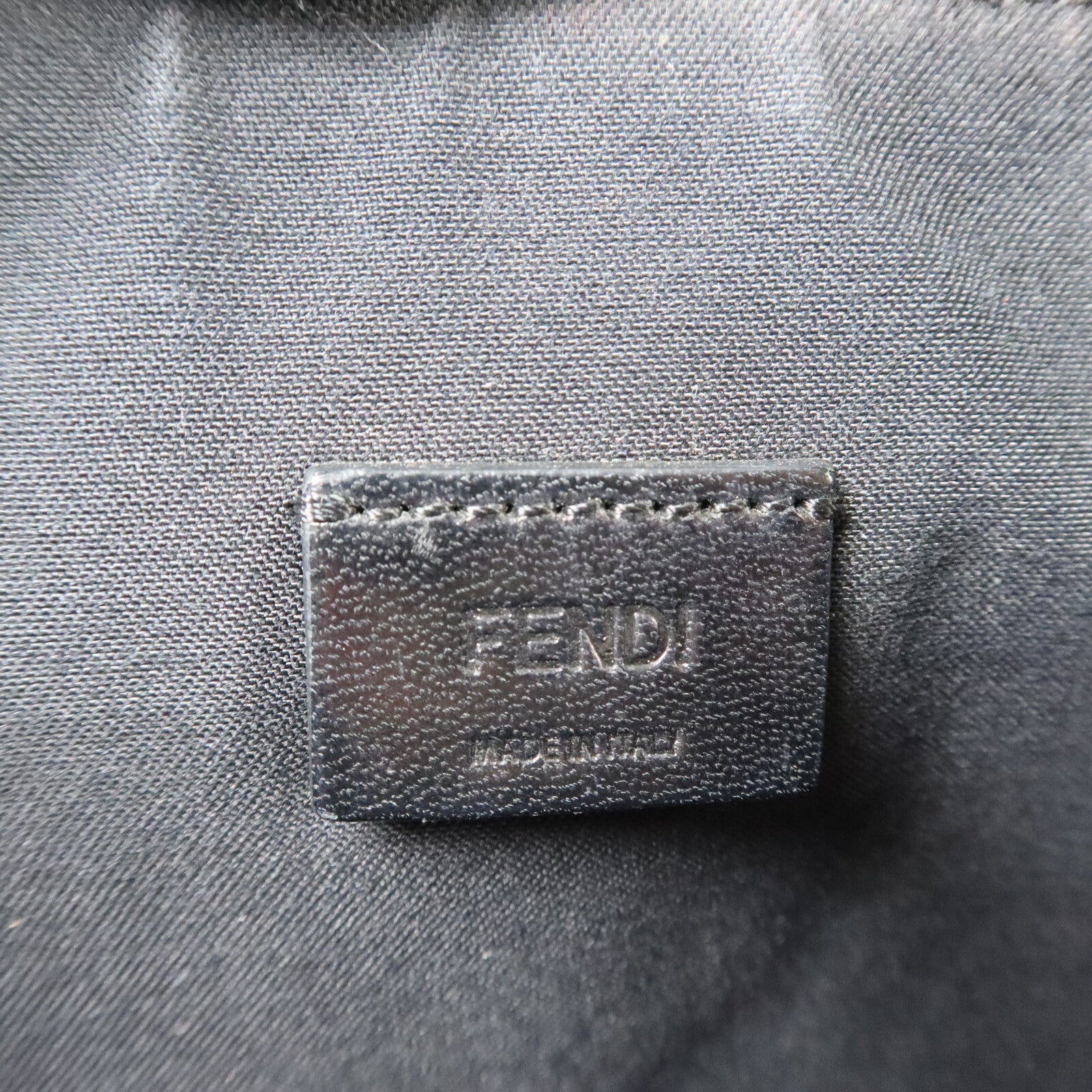 FENDI 牛皮皮革Bugs Monster Clutch手拿包