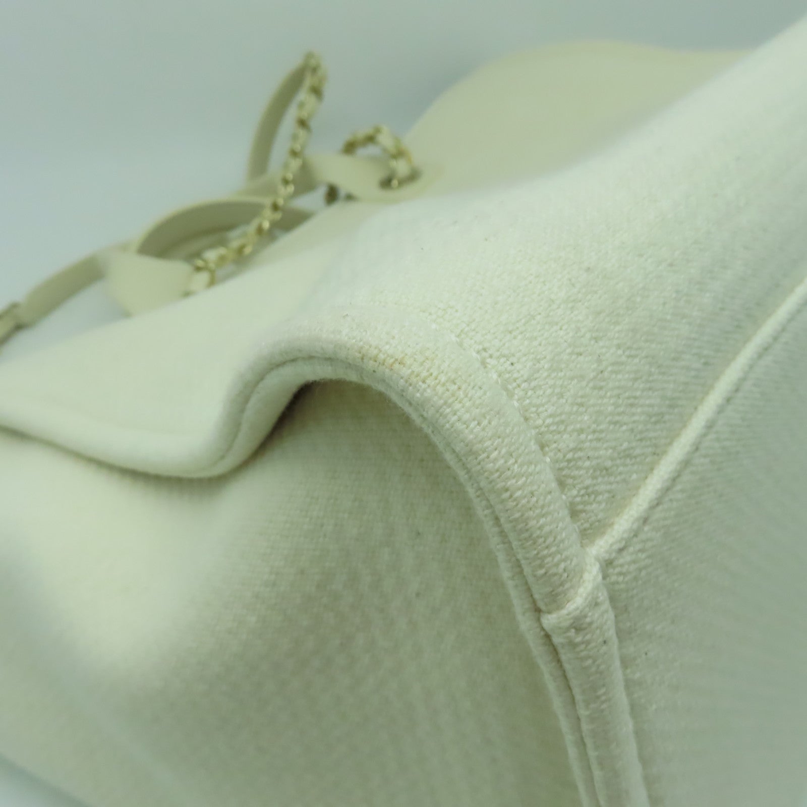CHANEL 【激減優惠】帆布Deauville Tote Bag金扣手挽肩背兩用袋米色