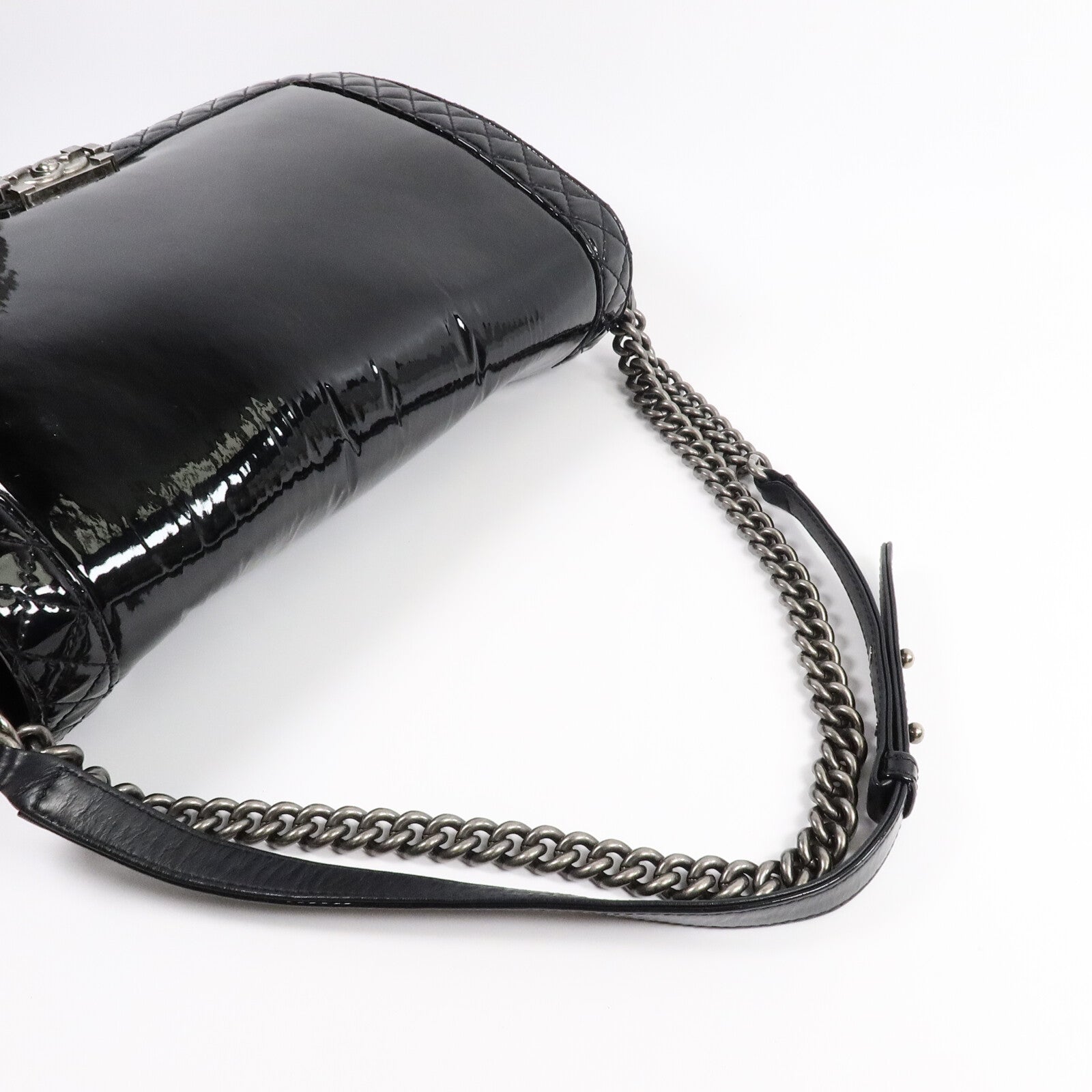 CHANEL 漆皮皮革Reverso Boy XL鏈帶手挽肩背兩用袋