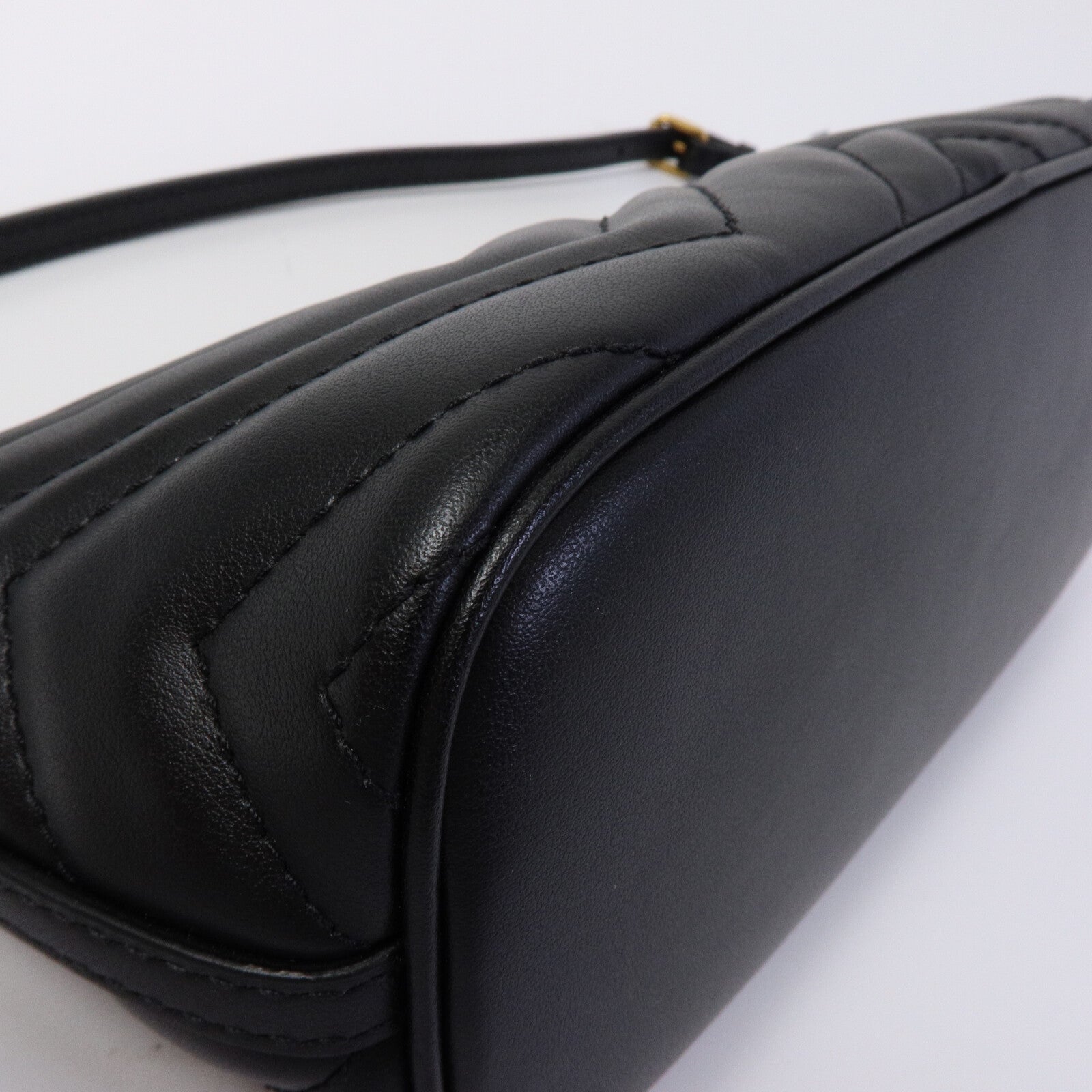 GUCCI 牛皮皮革GG Marmont