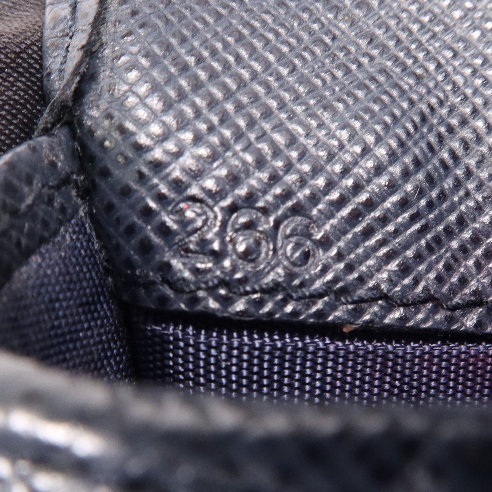 PRADA 牛皮皮革Wallet錢包