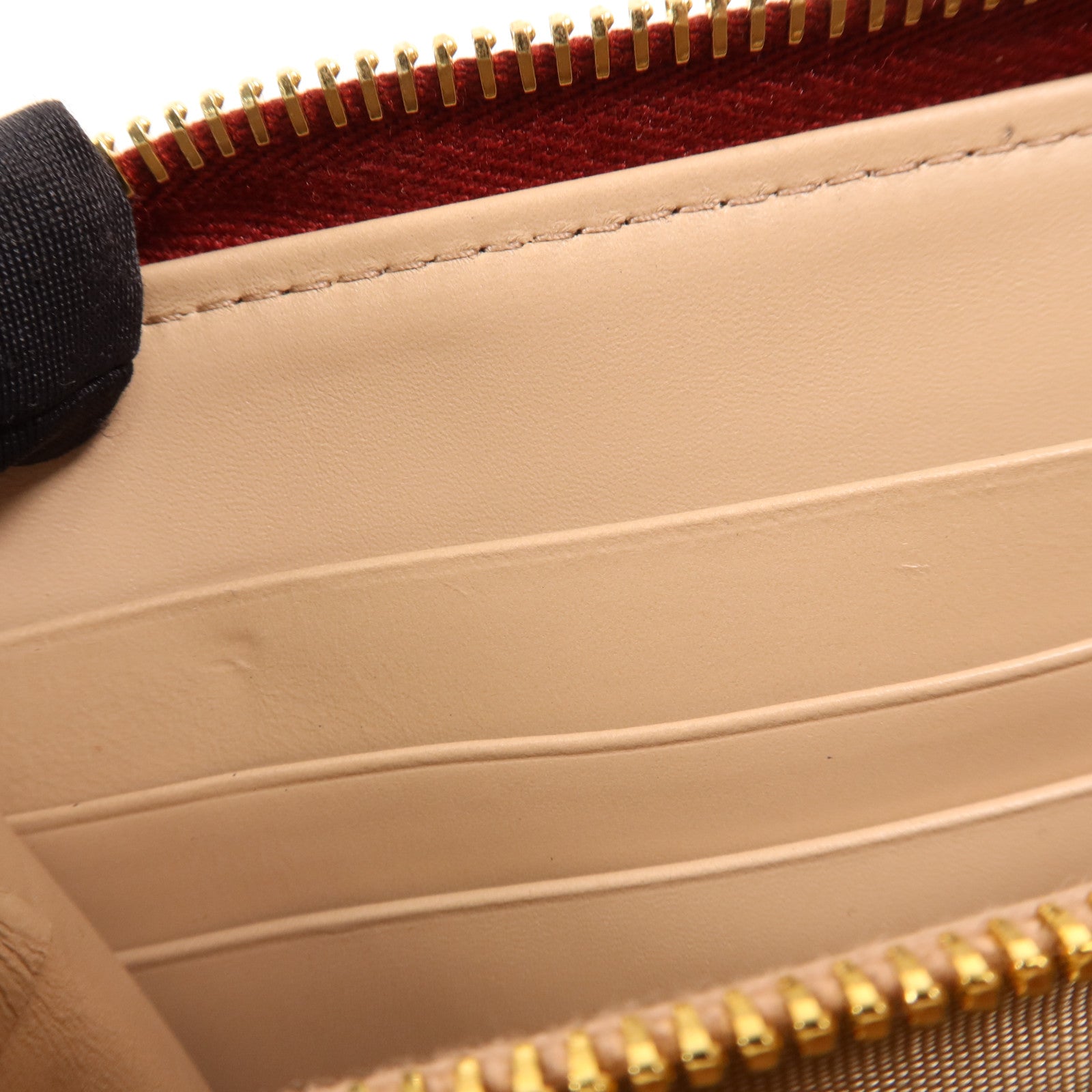 PRADA 漆皮皮革Long wallet金扣長錢包