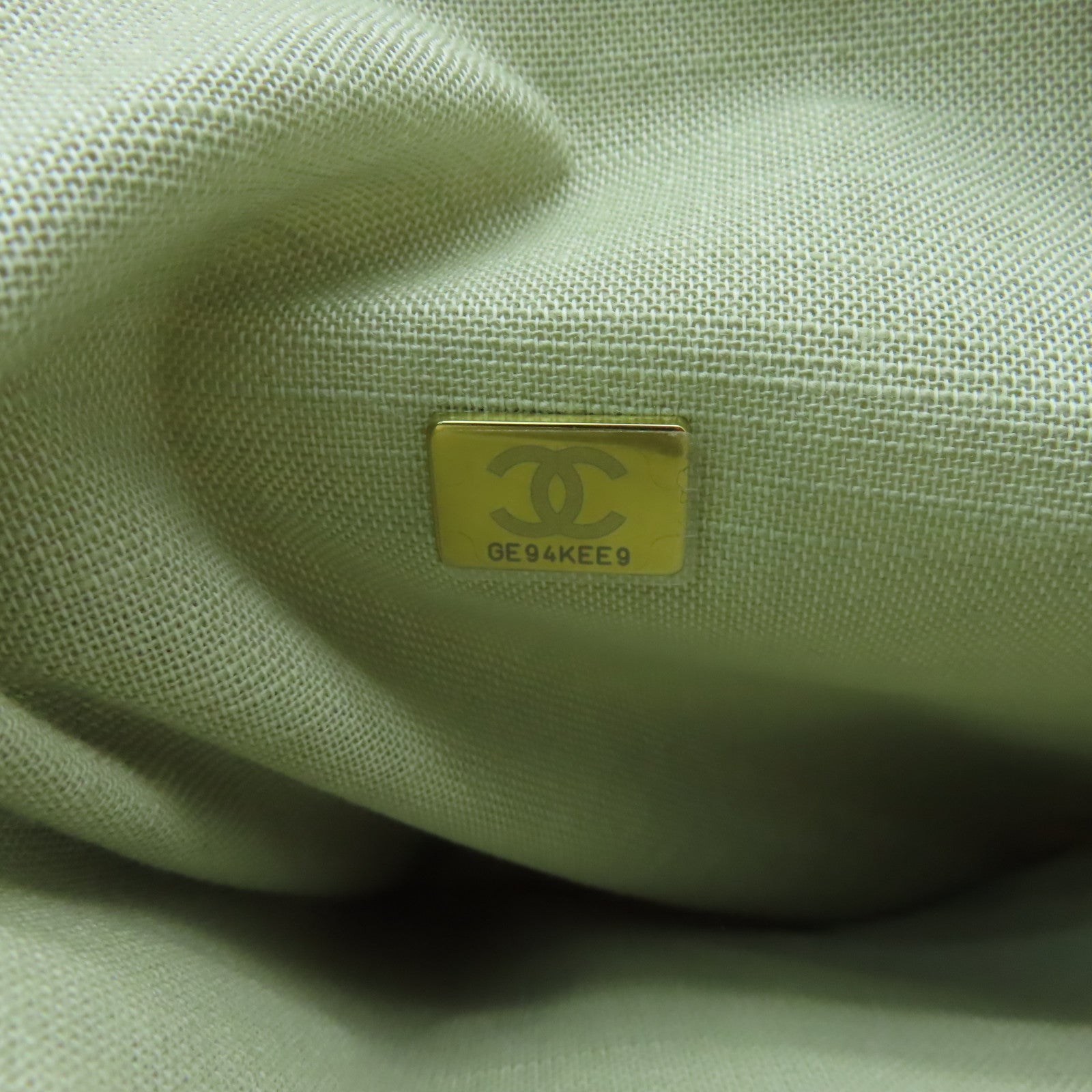 CHANEL 【激減優惠】帆布Deauville Tote Bag金扣手挽肩背兩用袋米色