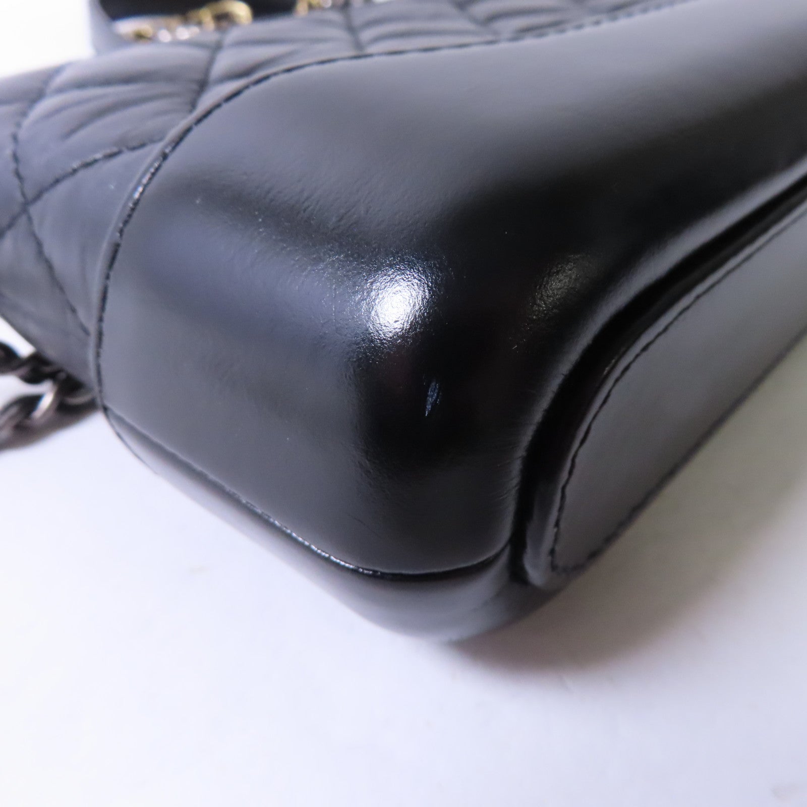 CHANEL 菱格牛皮皮革Gabrielle Clutch金/銀扣鏈帶肩背袋黑色