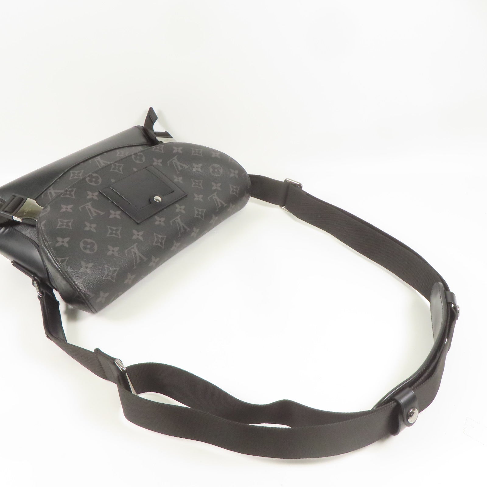 LOUIS VUITTON Monogram Eclipse Messenger PM Voyager銀扣肩背袋