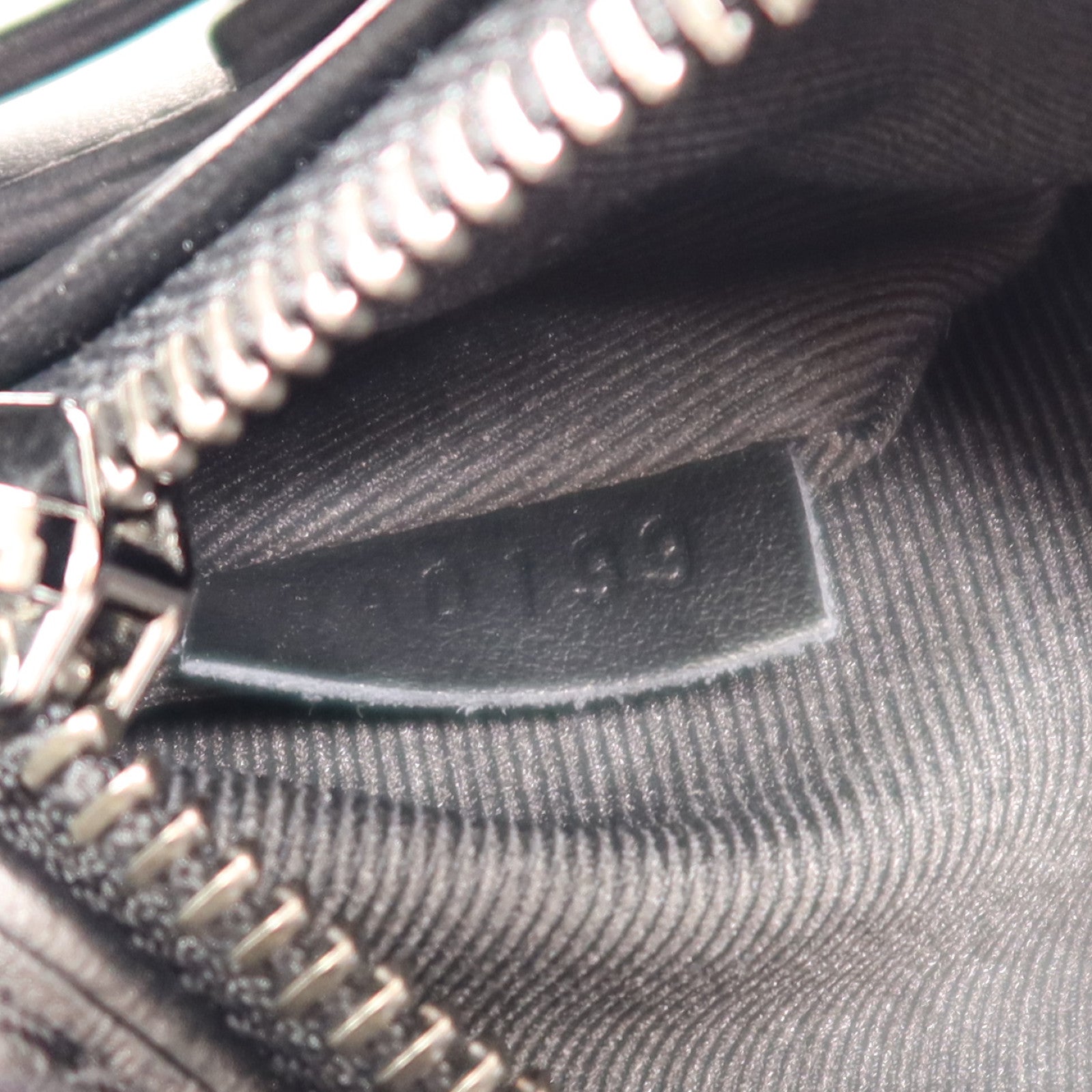 LOUIS VUITTON Monogram Eclipse Discovery Bumbag PM銀扣腰包