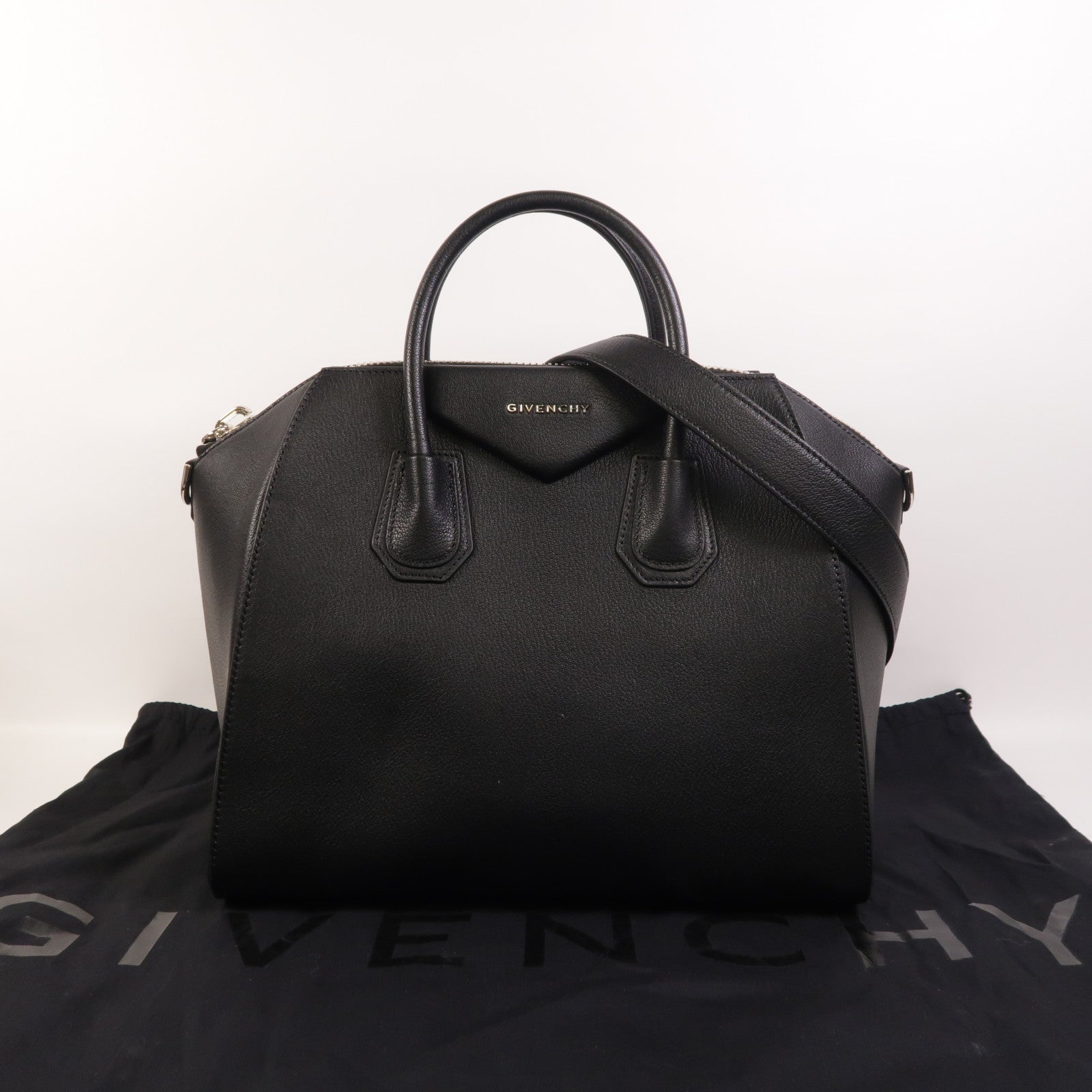 GIVENCHY 牛皮皮革Antigona銀扣手挽肩背兩用袋