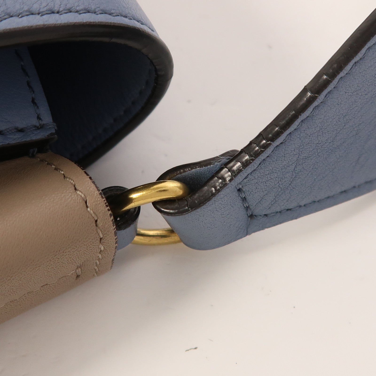 CELINE 牛皮皮革Frame金扣肩背袋