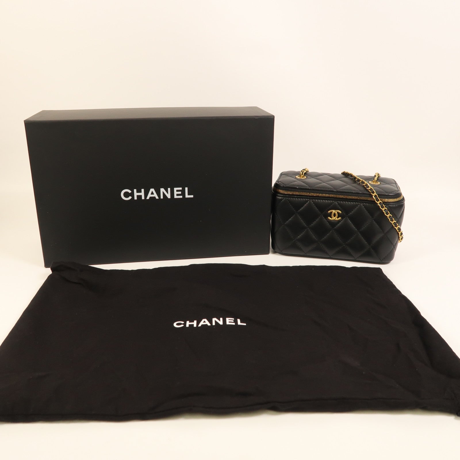 CHANEL 【激減優惠】羊皮皮革Vanity Case金扣鏈帶肩背袋
