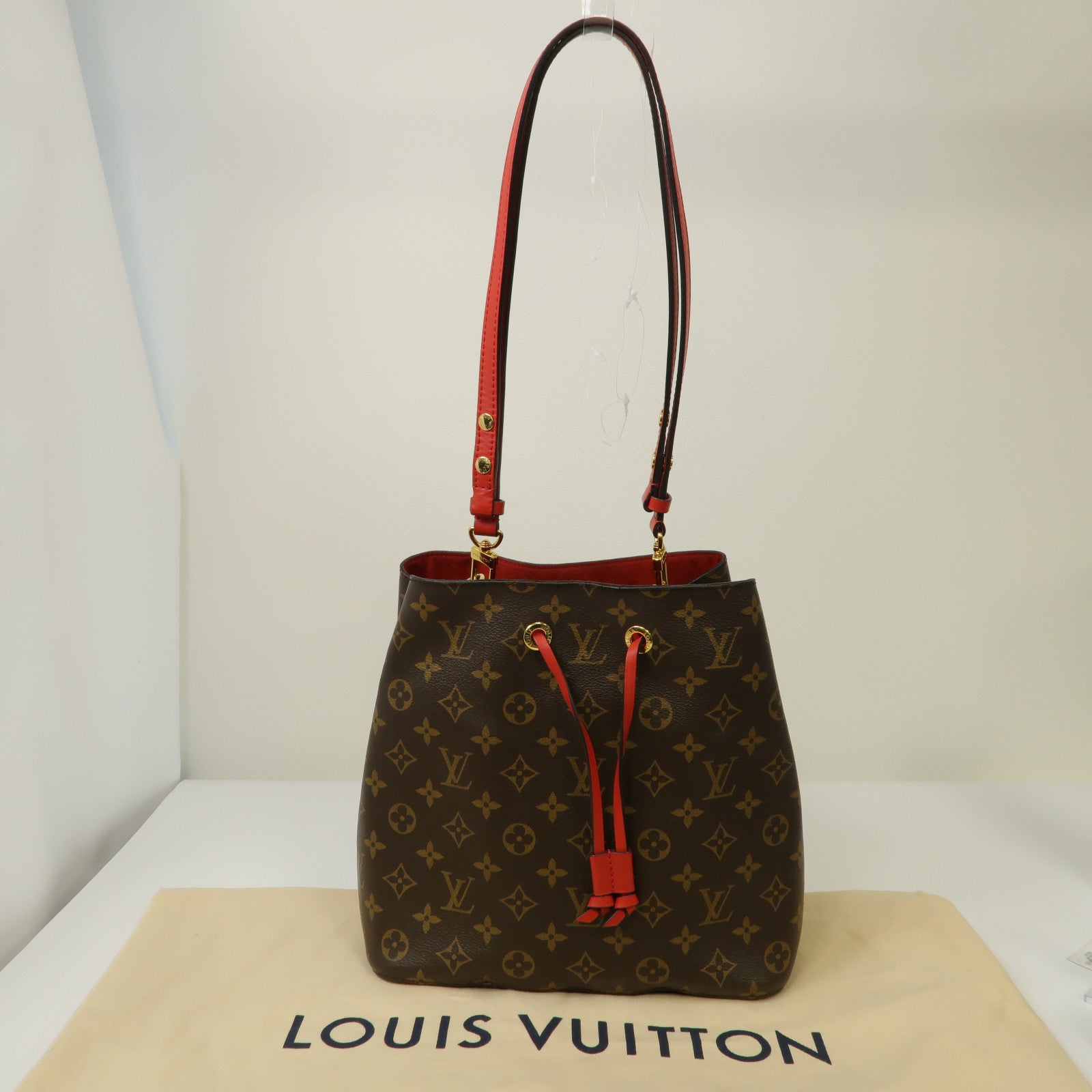 LOUIS VUITTON Monogram NeoNoe MM金扣肩背袋啡色/紅色