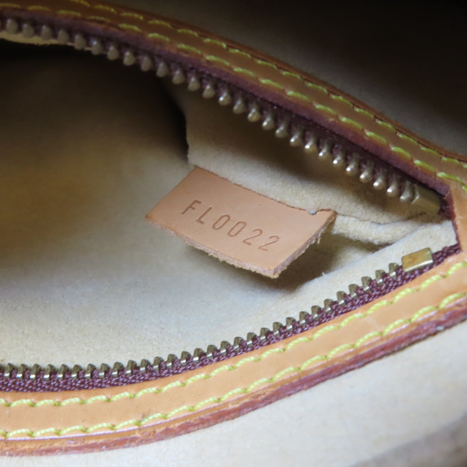 LOUIS VUITTON Monogram Looping MM金扣肩背袋啡色