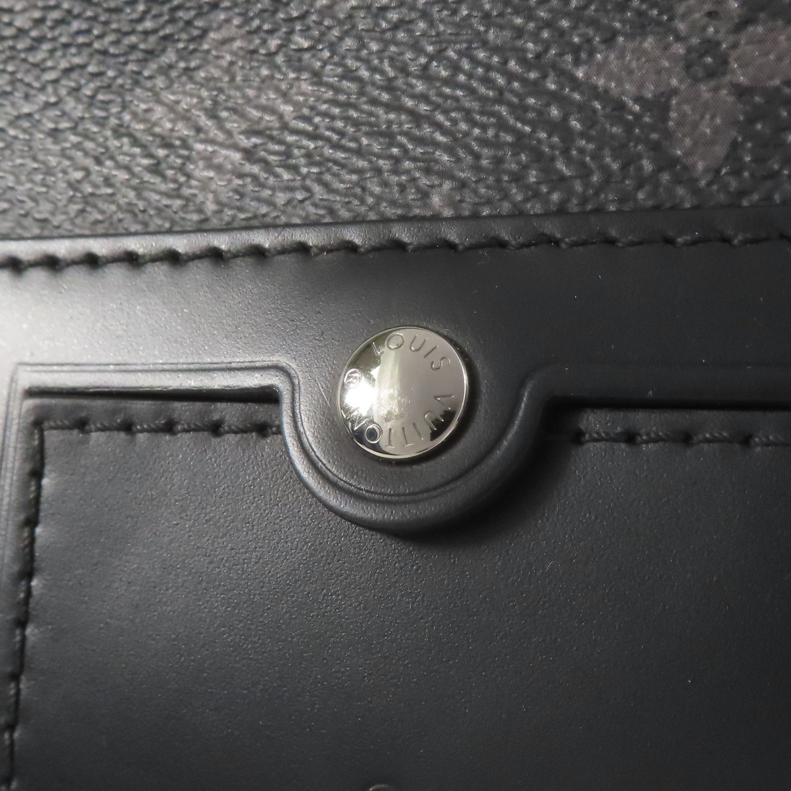 LOUIS VUITTON Monogram Eclipse Messenger PM Voyager銀扣肩背袋