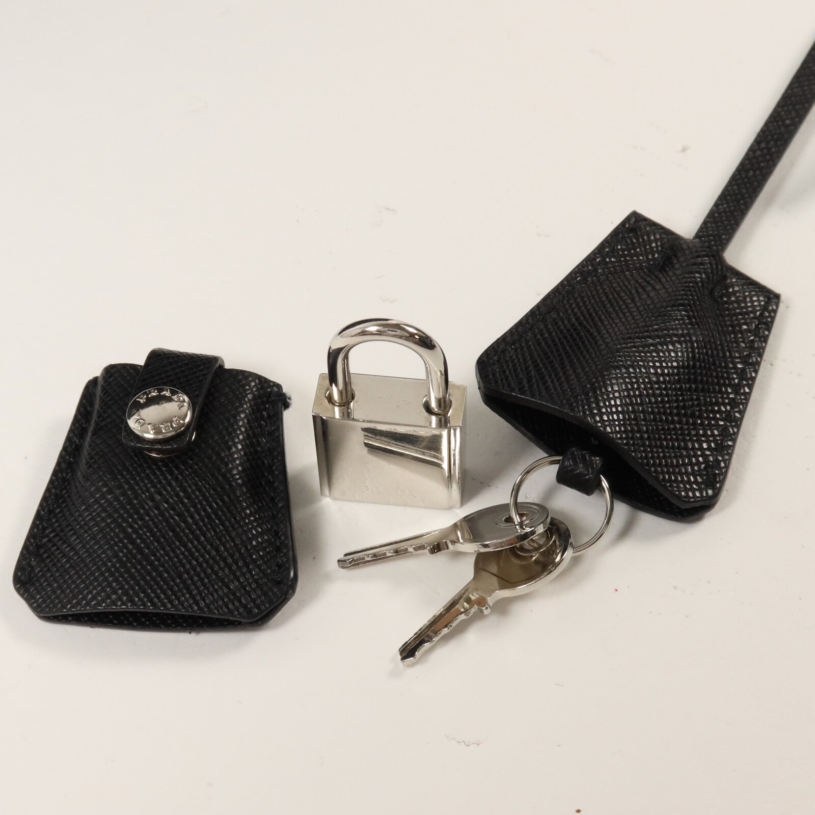PRADA 尼龍Quilted Tessuto鏈帶肩背袋