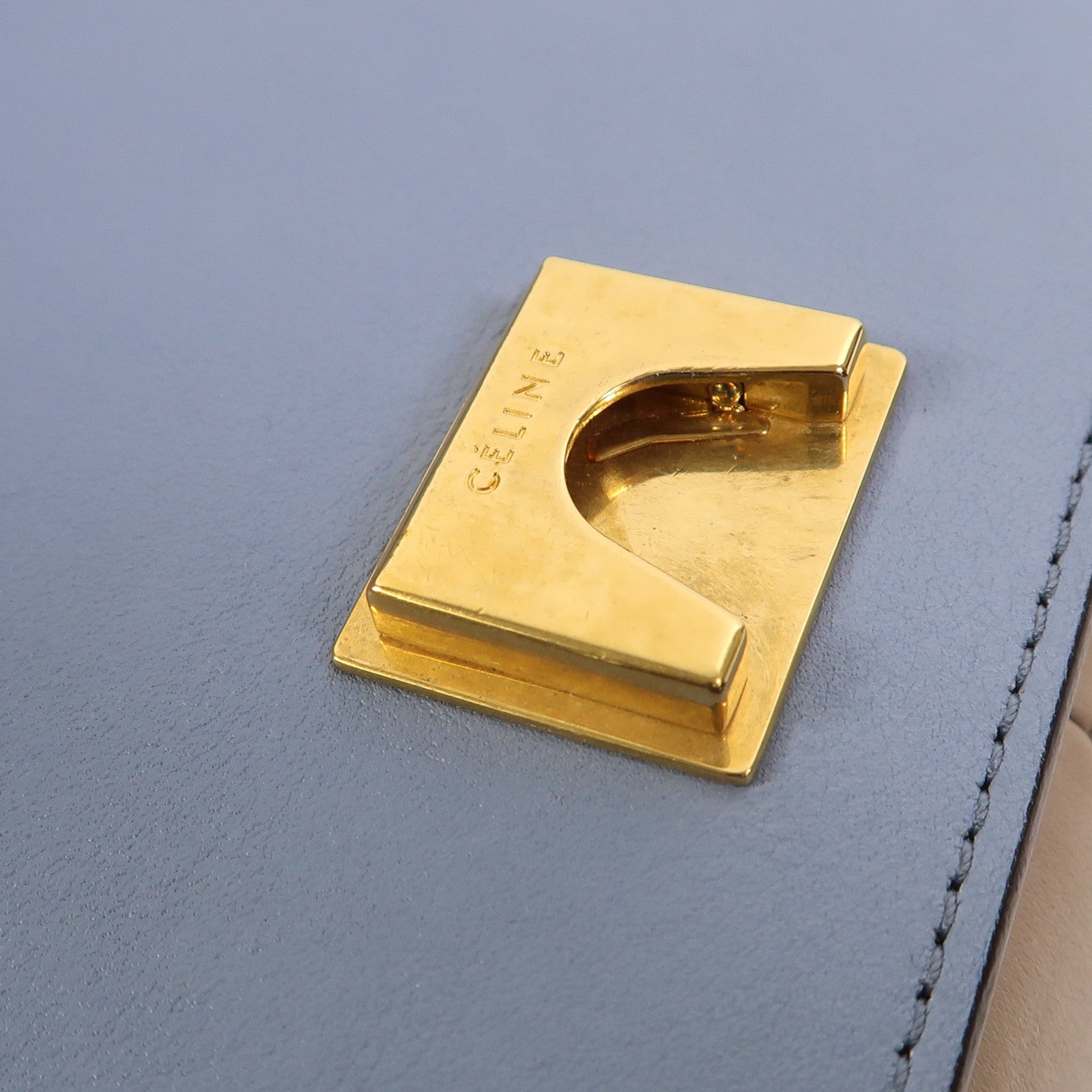 CELINE 牛皮皮革Frame金扣肩背袋