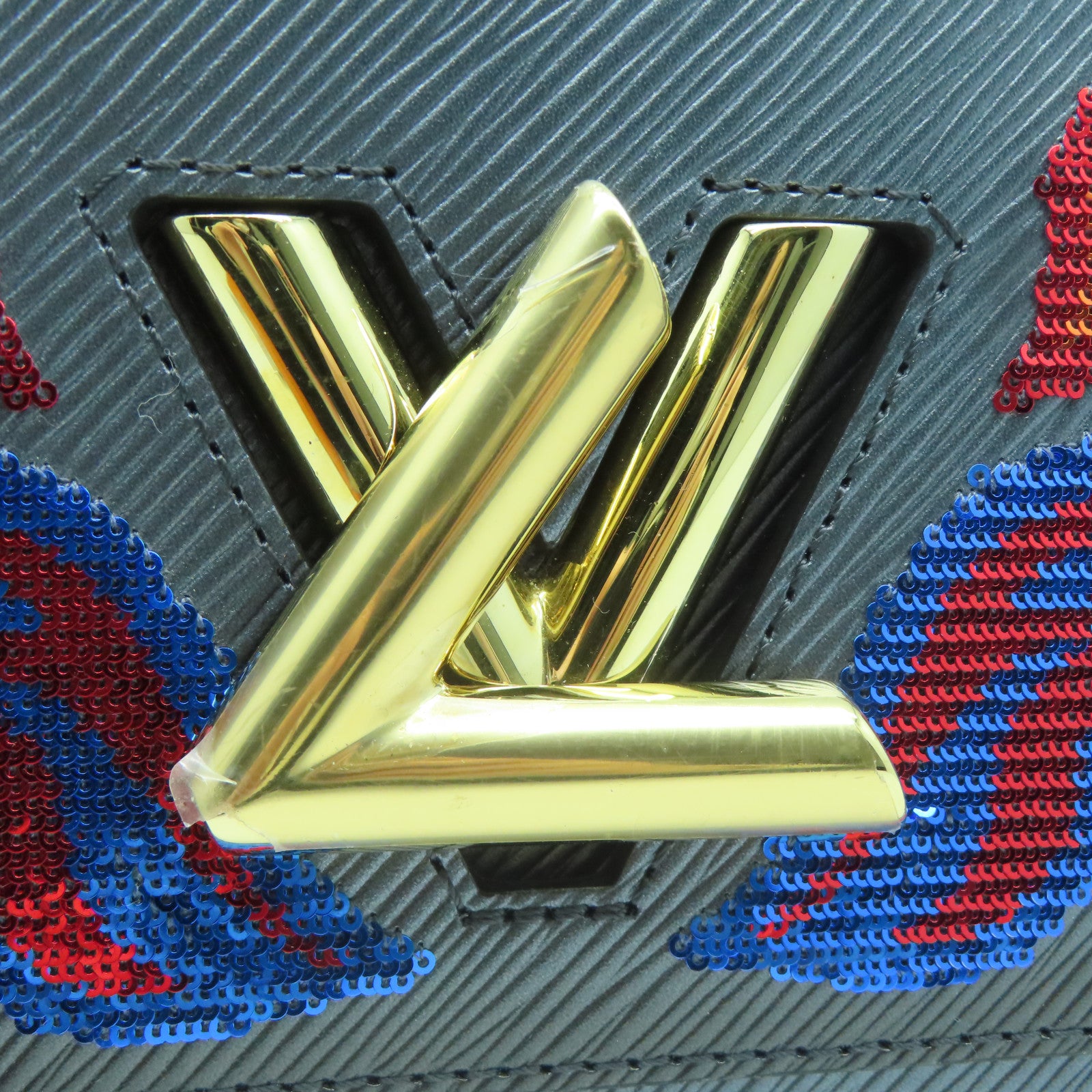 LOUIS VUITTON **【激減優惠】Epi Twist MM金扣鏈帶肩背袋灰色